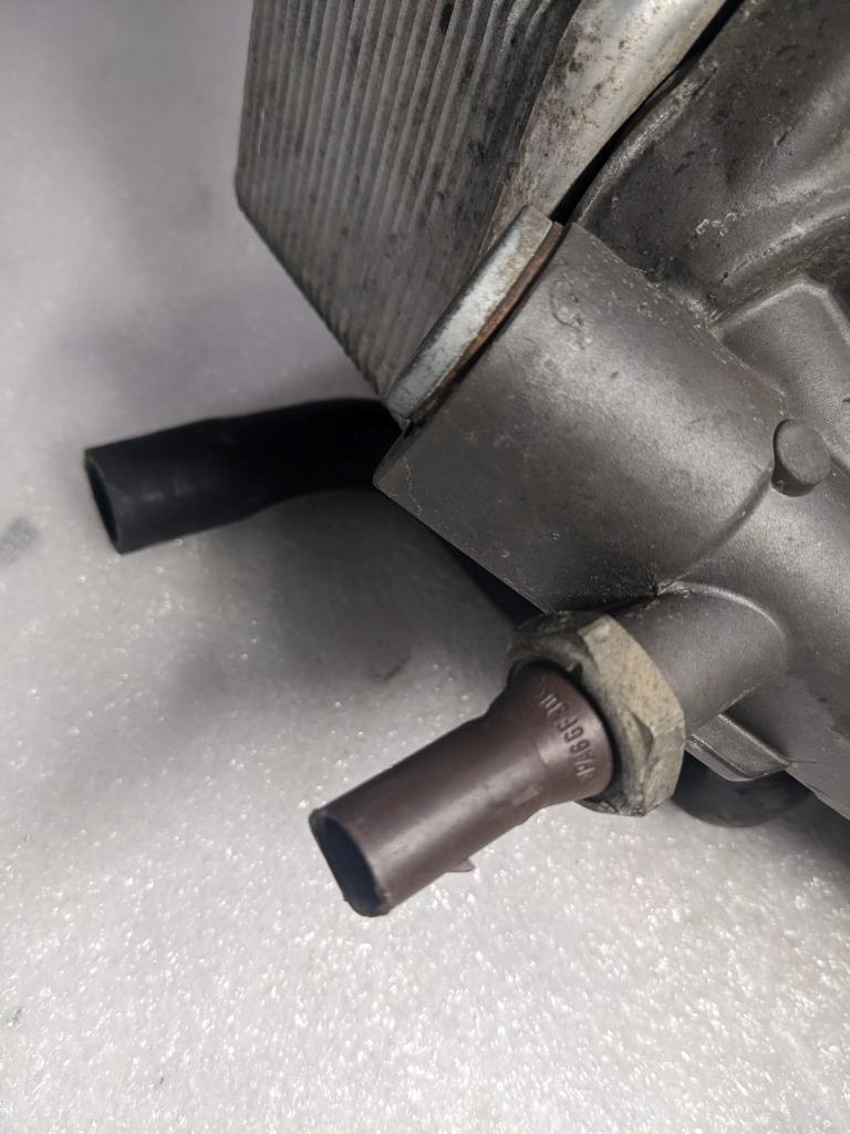 PORSCHE CAYENNE 4.5L V8 ENGINE OIL FILTER HOUSING BRACKET 94810720203 USED R20