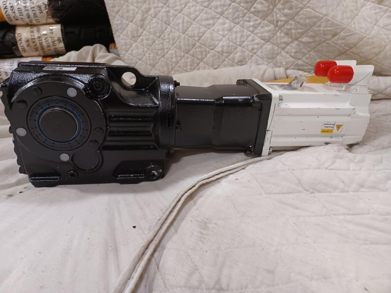 1 NEW SEW EURODRIVE GEAR MOTOR KH37 AQH100/4 90.8021352604.0001.21 BSRG5