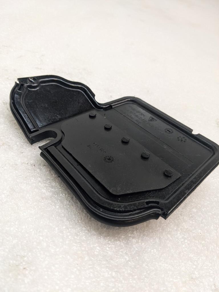 15-18 PORSCHE MACAN OIL TUB BULKHEAD 94610704230 USED R21