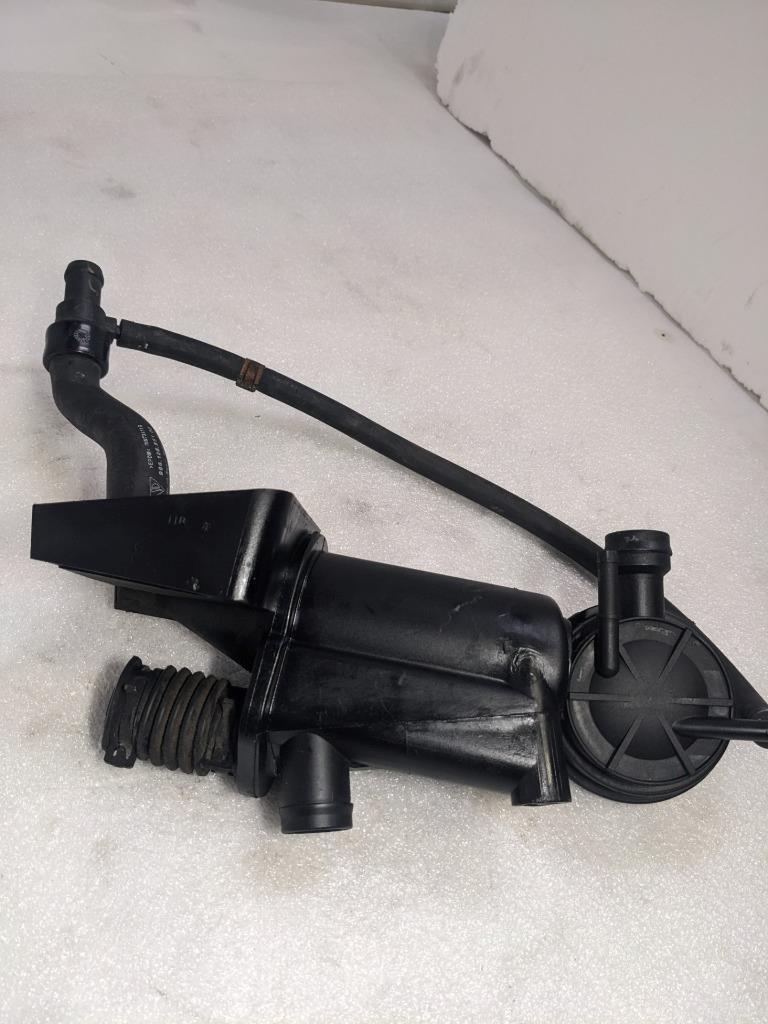 PORSCHE OIL SEPERATOR CRANKCASE VENT VALVE W TUBE 99610702355 USED 996BGL