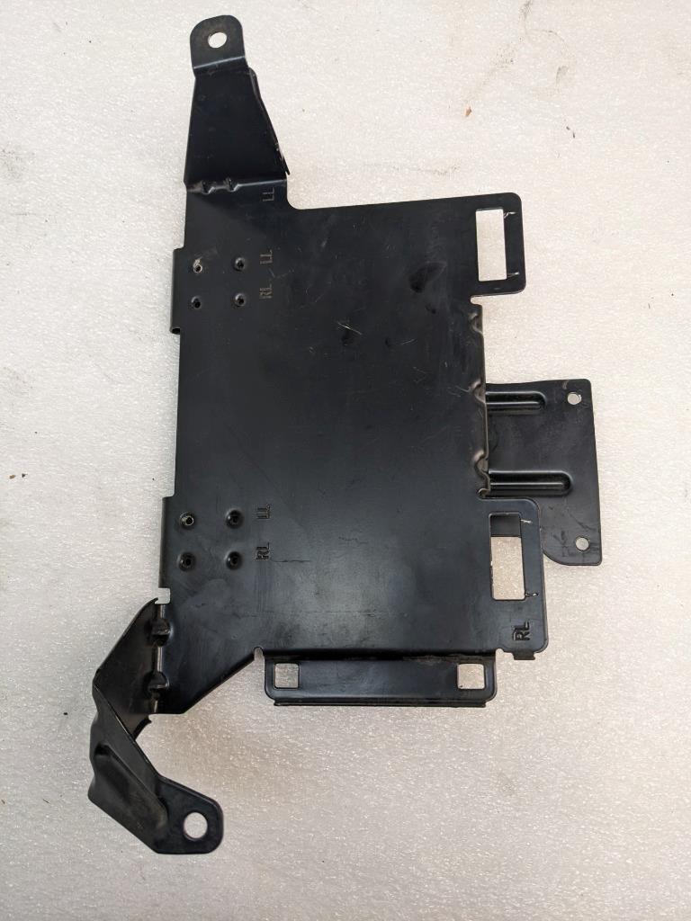 PORSCHE 99664525501 STEREO AMPLIFIER BRACKET FOR PORSCHE BOXSTER NEW R24T4