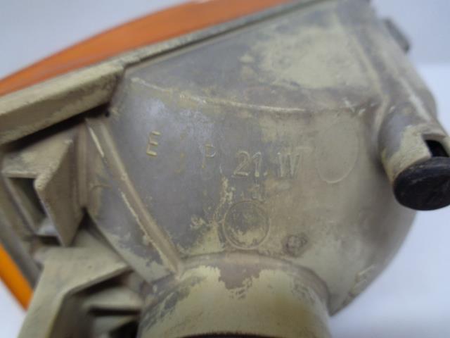 USED GENUINE PORSCHE AMBER RIGHT TURN SIGNAL LIGHT 964 631 405 01 R25T1