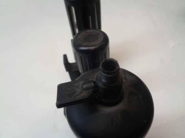 1 USED DIXON MICRO-FOG LUBRICATORS AND PRESSURE VALVE F74 SERIES R11TA