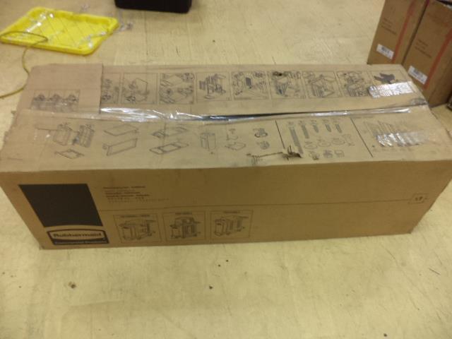 1 NEW RUBBERMAID HOUSEKEEPING CART IN GREY R1969596 BSR