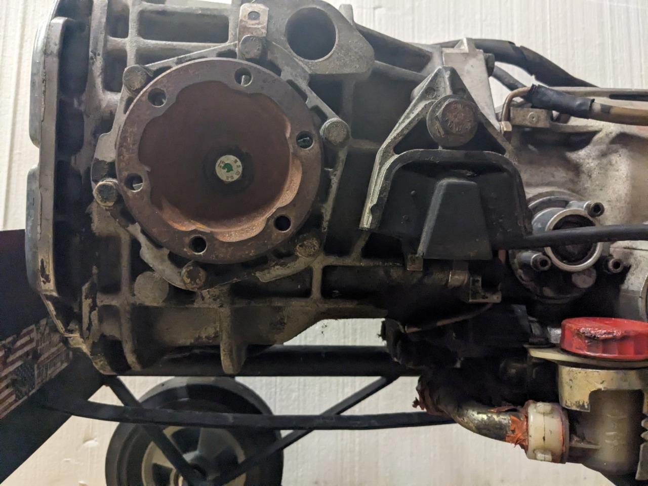 USED PORSCHE 1986 928 COMPLETE 5 SPEED AUTOMATIC TRANSMISSION ASSEMBLY B2