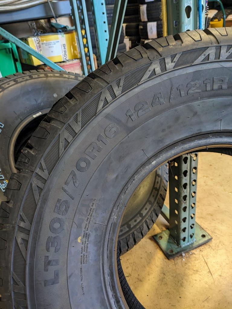 ARMSTRONG TRU-TRAC AT BSW LT 305 70 16 124/121R LRE 10PLY TIRE 1200046654 CQ1
