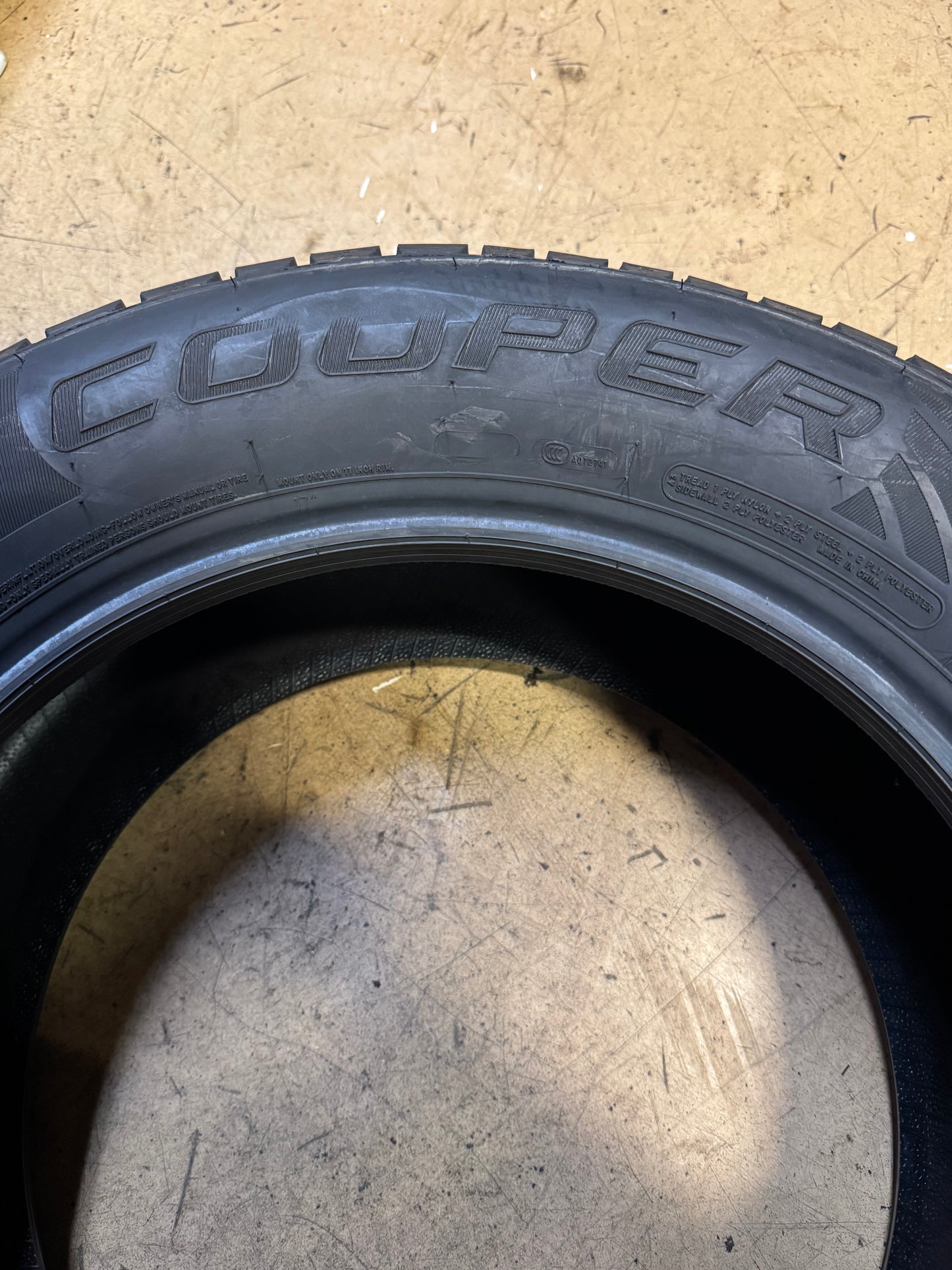 NOS BLEMISH COOPER DISCOVERER TRUE NORTH BSW P 235 60 17 102T WINTER TIRE 166186004