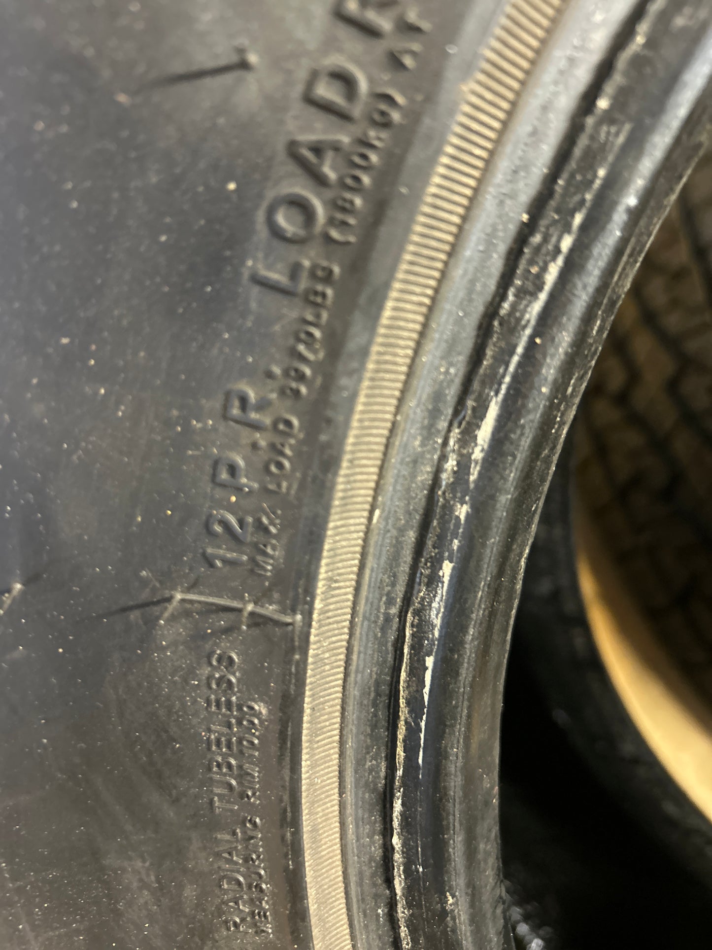 USED CENTENNIAL M/T DIRT COMMANDER LT 35 12 18 128Q 12PLY MUD TCD1835125F