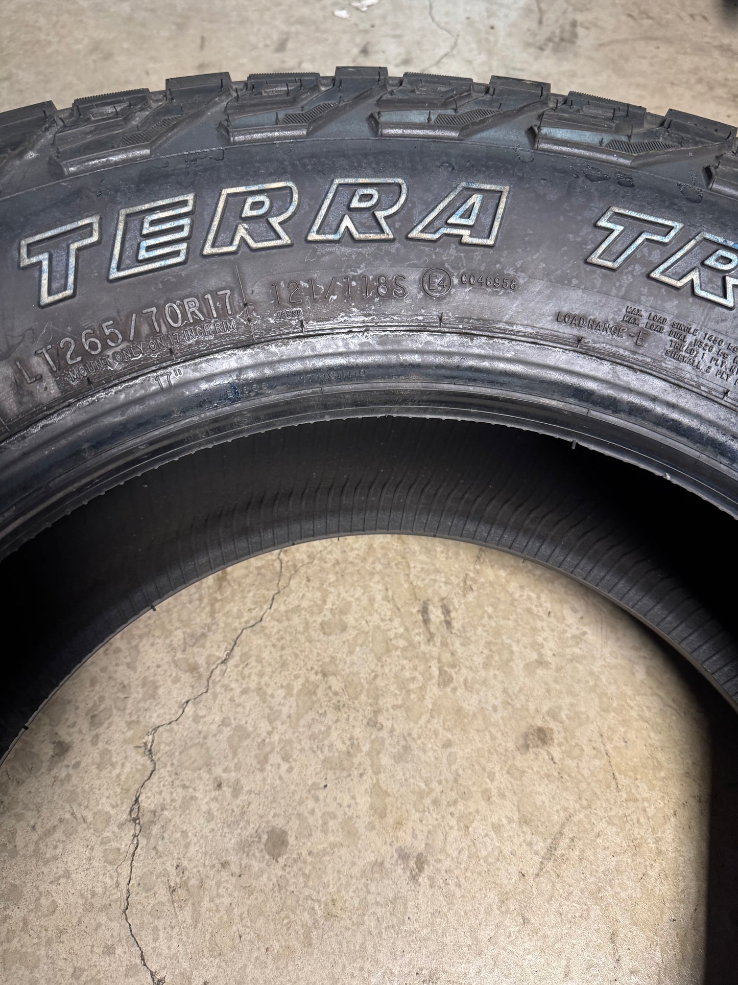 NOS HERCULES TERRA TRAC X-VENTURE OWL LT 265 70 17 121/118S 10PLY TIRE 02722