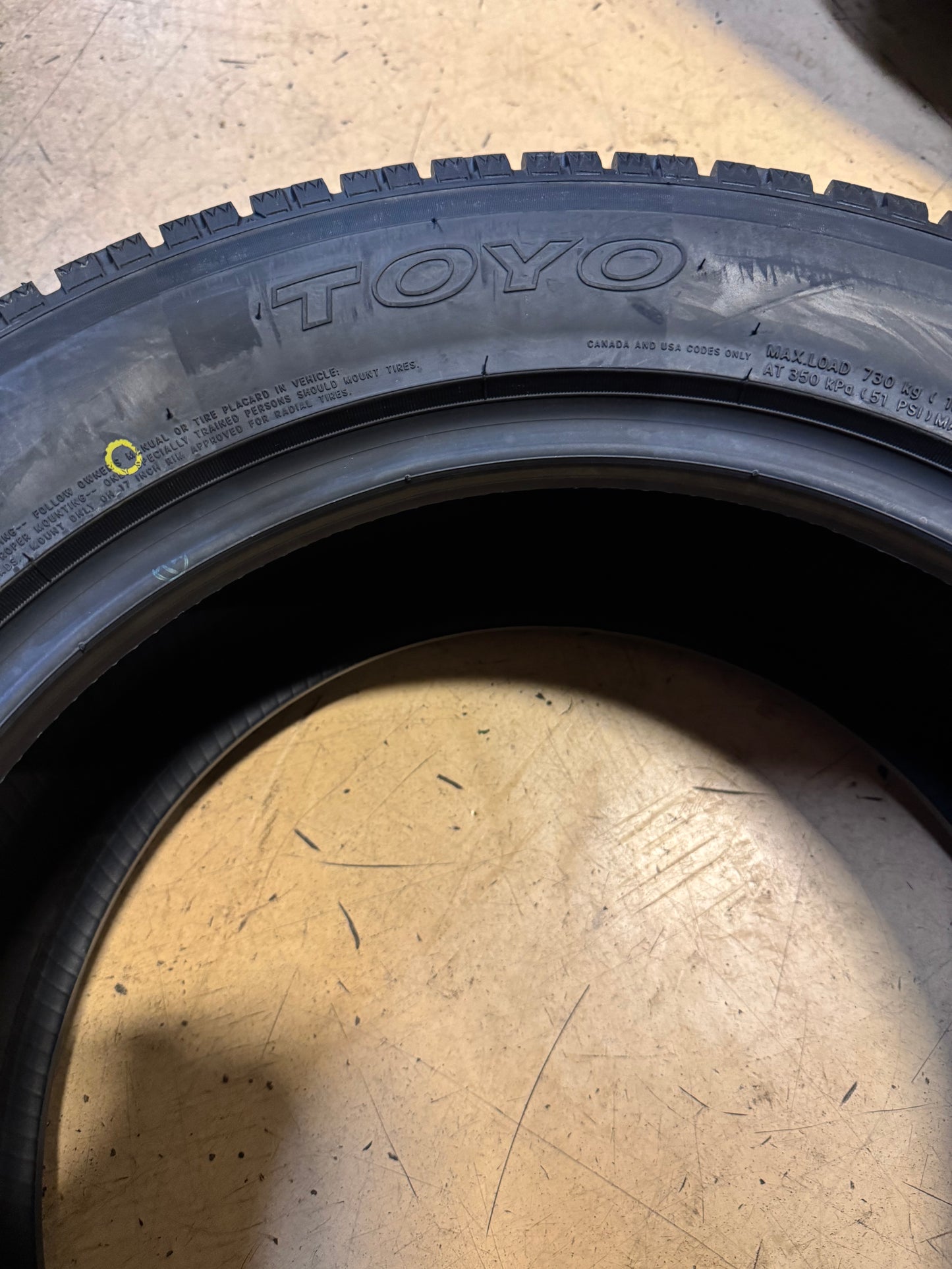2 NOS TOYO OBSERVE GARIT KX BSW P 225/55R17 97H WINTER TIRE 149660