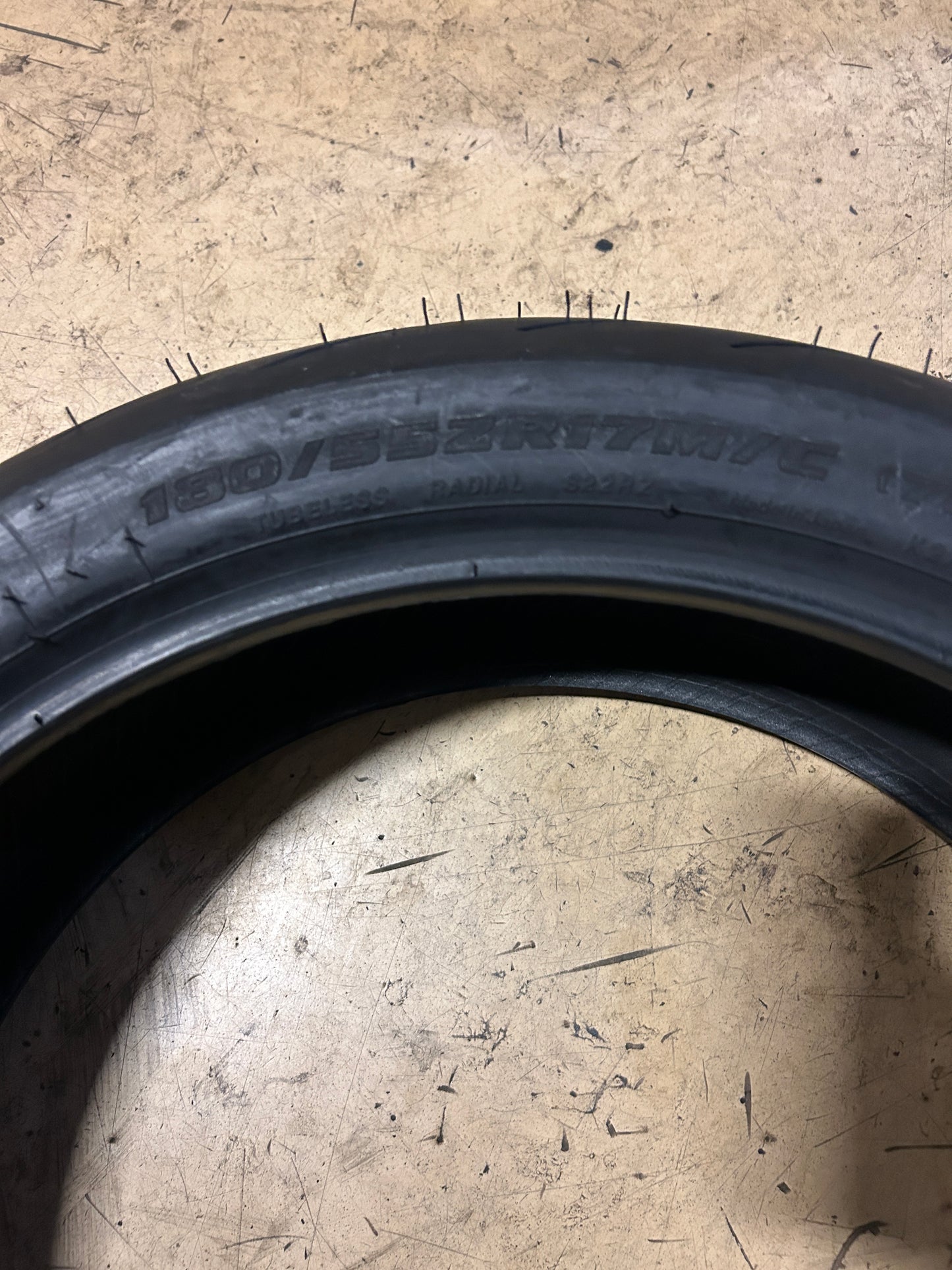 BRIDGESTONE BATTLAX HYPERSPORT S22 180 55 17 73W REAR MOTORCYCLE TIRE 11450