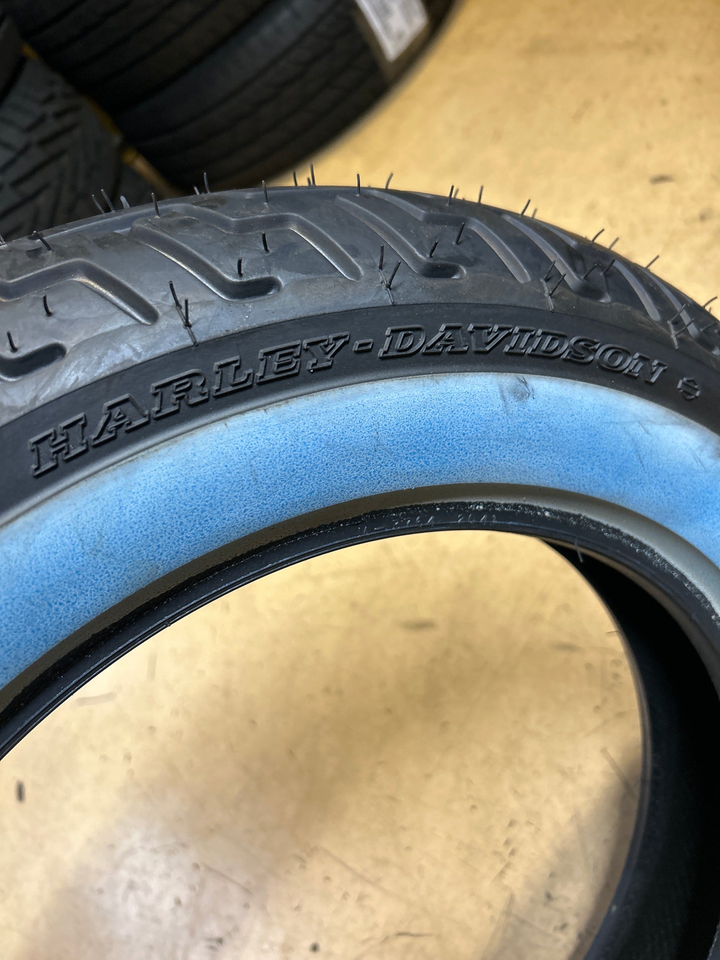 NOS DUNLOP D402F HARLEY DAVIDSON WWW MT90B16 72H FRONT MOTORCYCLE TIRE 302291