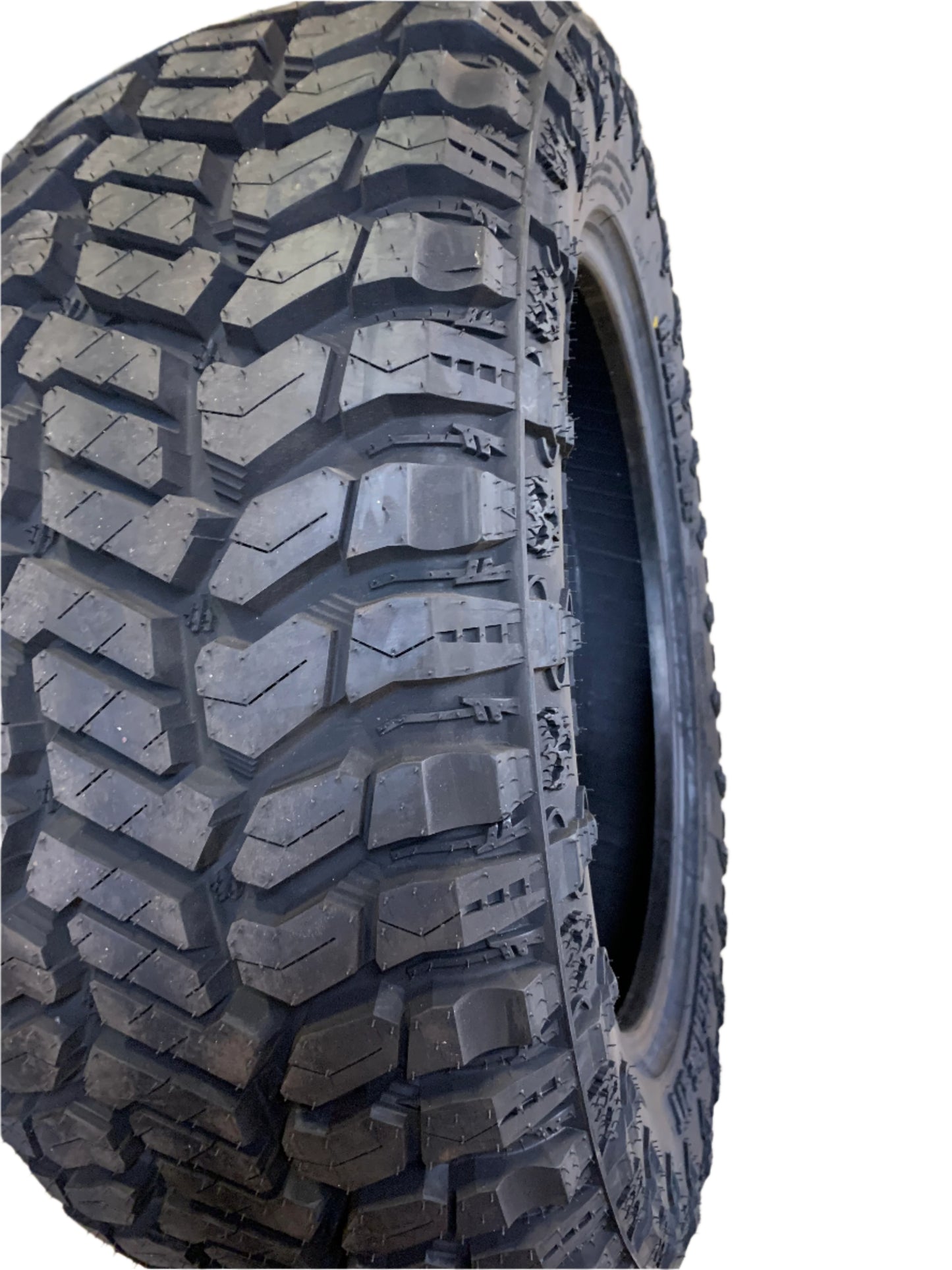 2 RADAR RENEGADE R/T BSW LT 33 11.5 20 118Q 10PLY RUGGED TERRAIN TIRE RASYTH0156