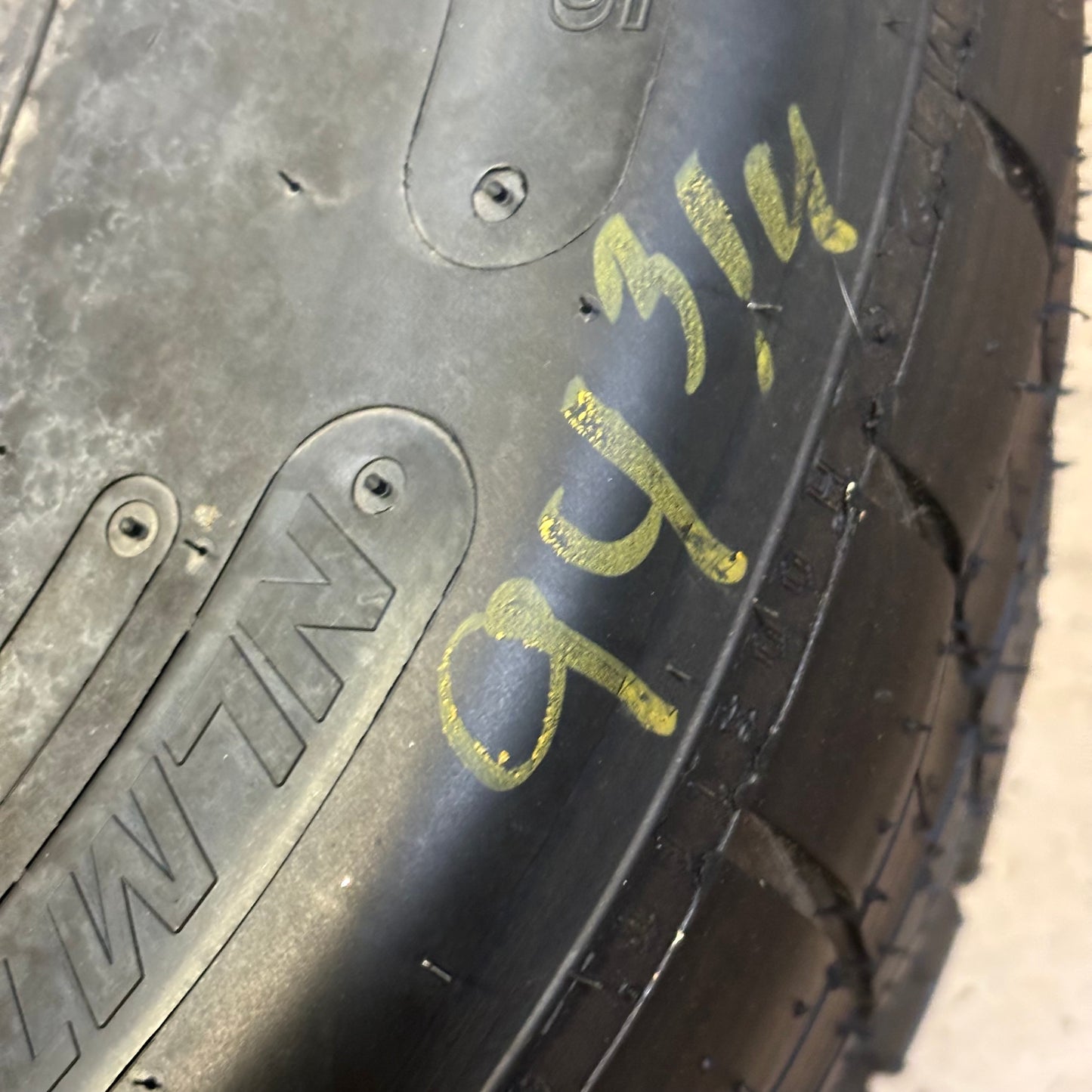 HOOSIER LATE MODEL NLMT2 92 11 15 LCB DIRT TIRE ROLLOVER 94-¾”36710NLMT2