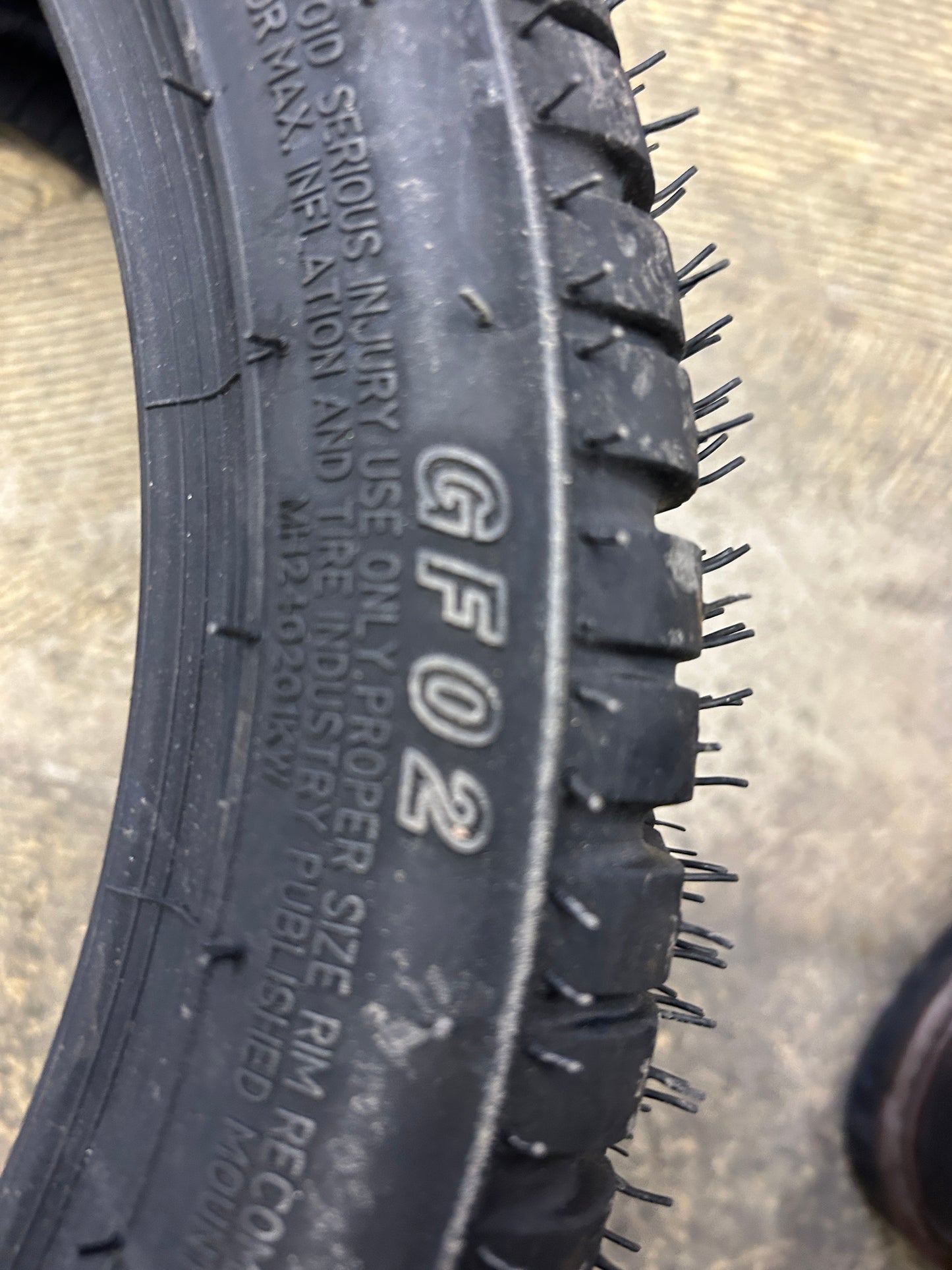 ROADGUIDER GF02 BSW 215 35 14 4PLY GOLF TIRE 14042