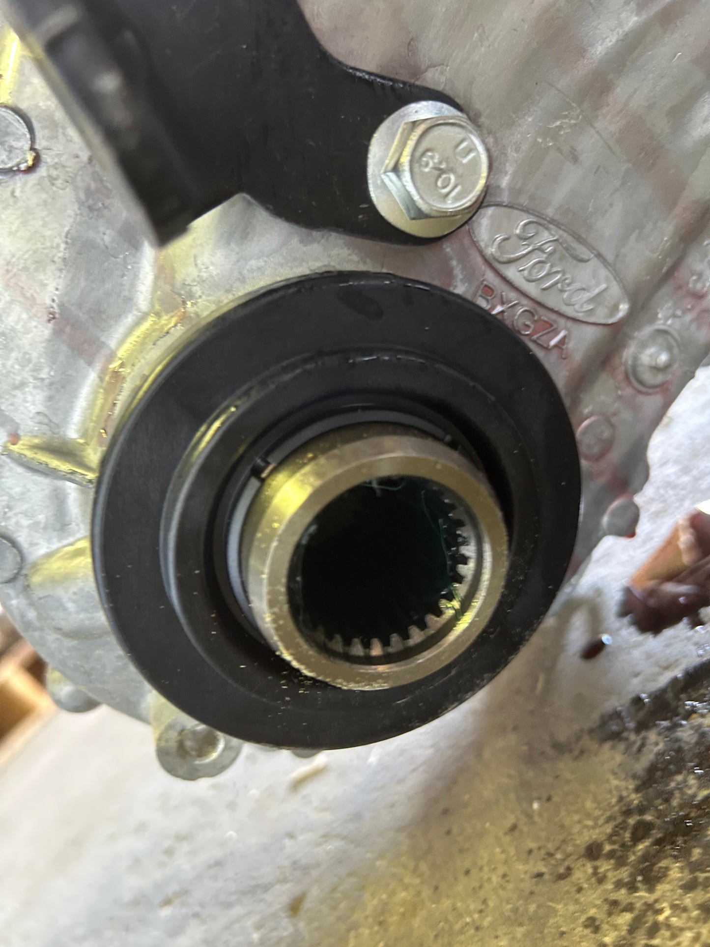 FORD TRANSFER CASE ASSEMBLY ML3Z7A195AK