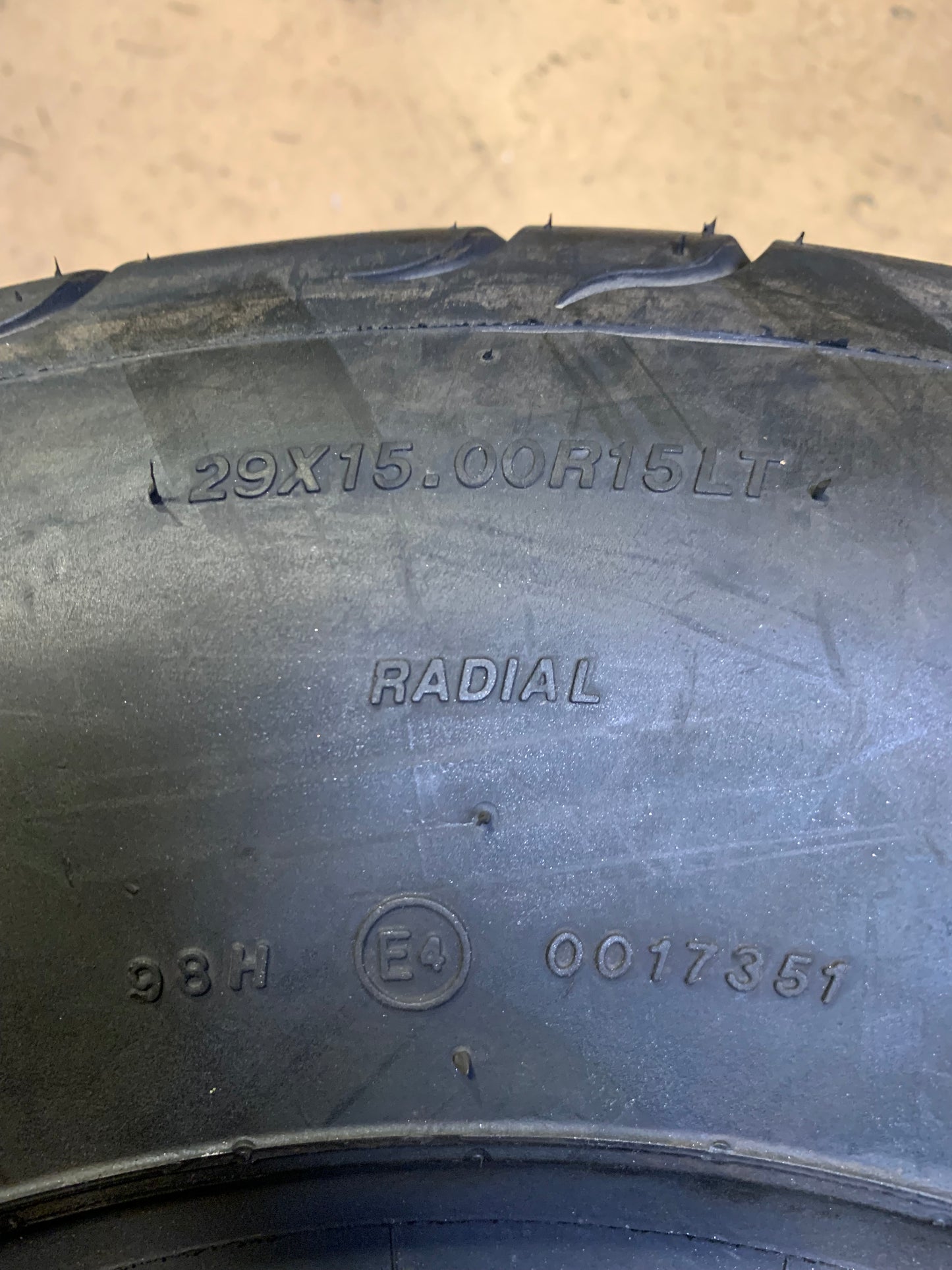 MICKEY THOMPSON SPORTSMAN S/R BSW P 29 15 15 98H 2PLY PERFORMANCE TIRE 90000000225