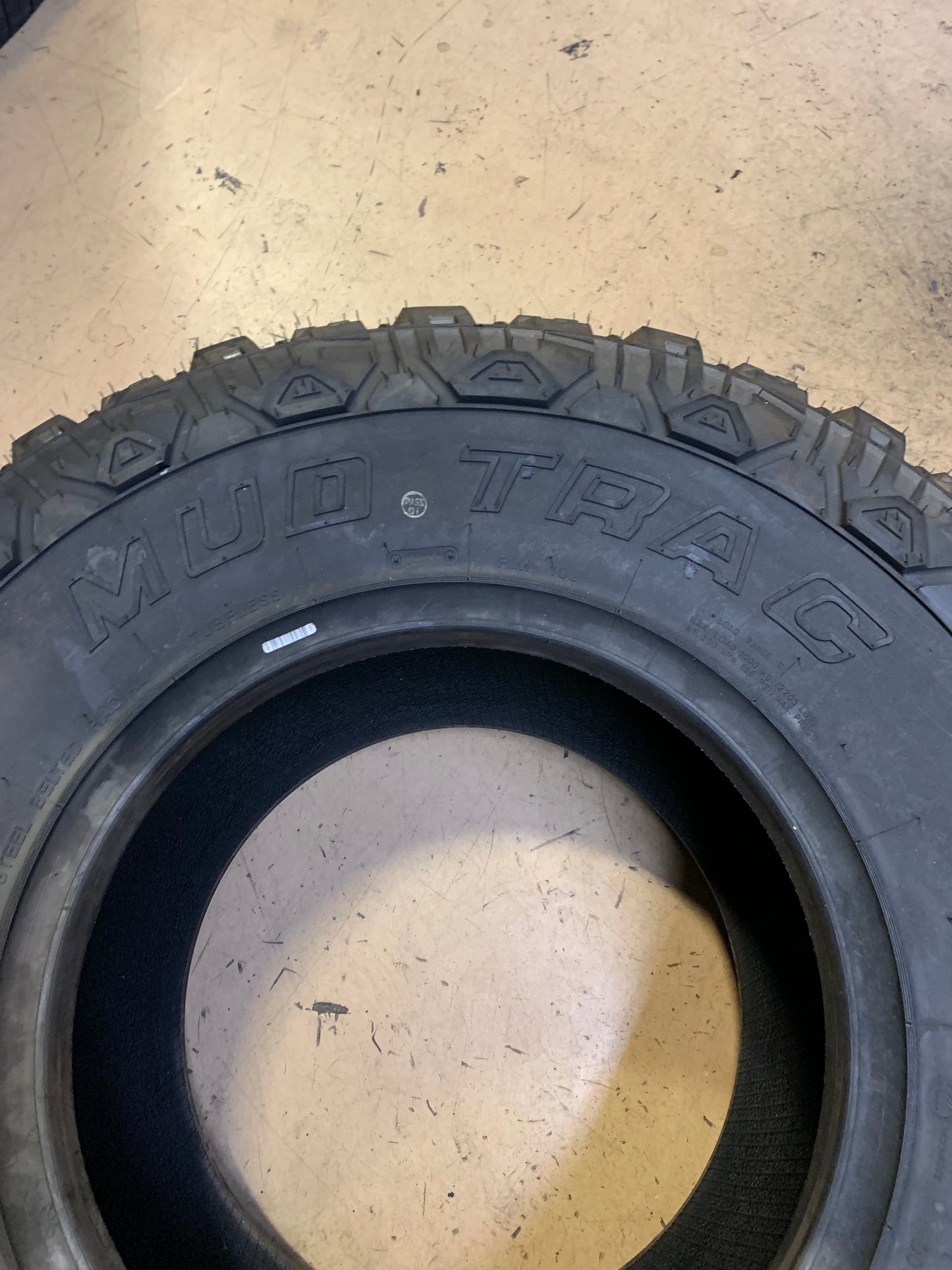 MAXTREK MUD TRAC BSW LT 33 12.5 15 108Q 6PLY MUD TERRAIN TIRE MT33125015Q