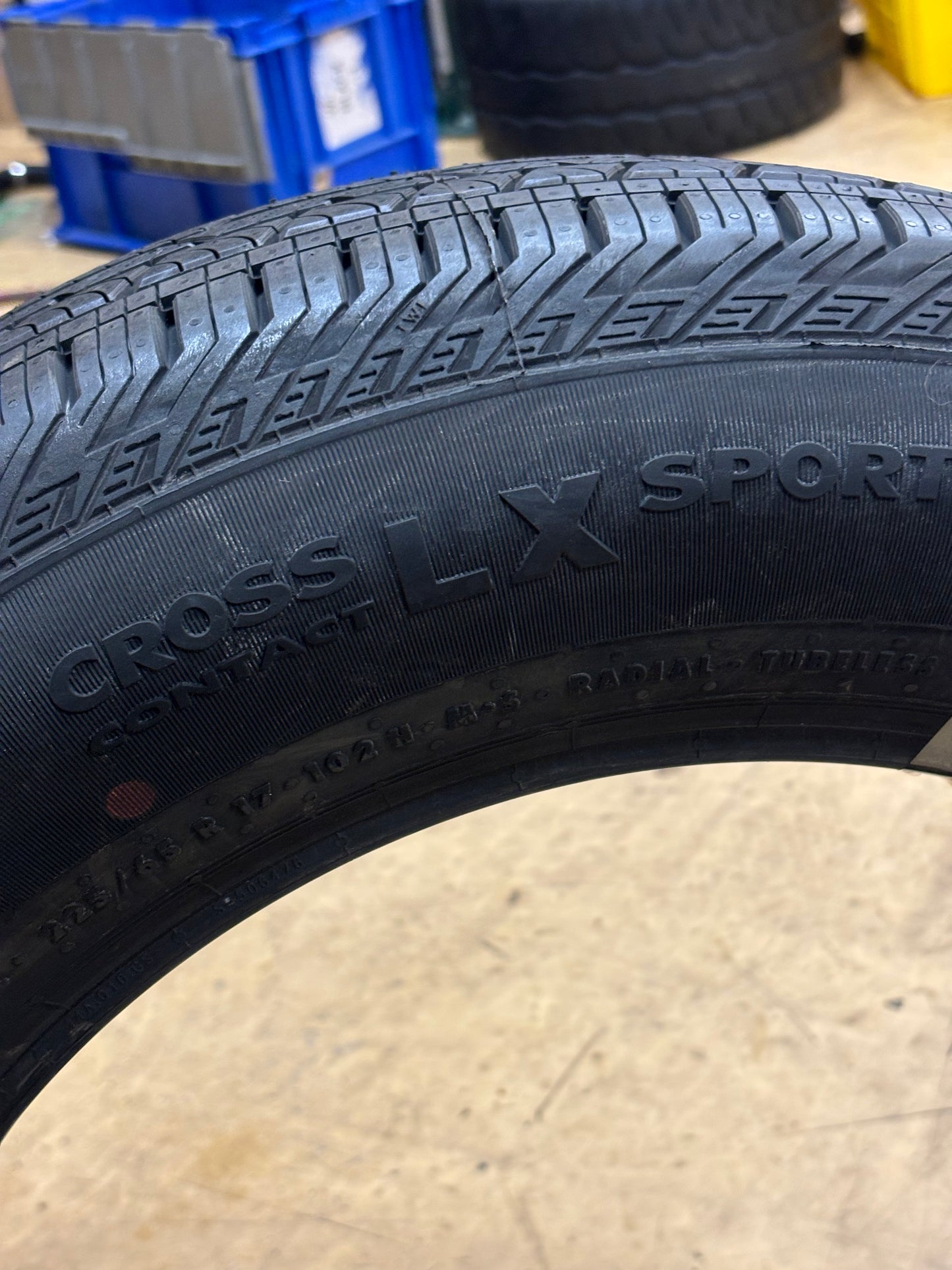 CONTINENTAL CROSSCONTACT LX SPORT P 225 65 16 102H SL ALL SEASON TIRE 03544180000