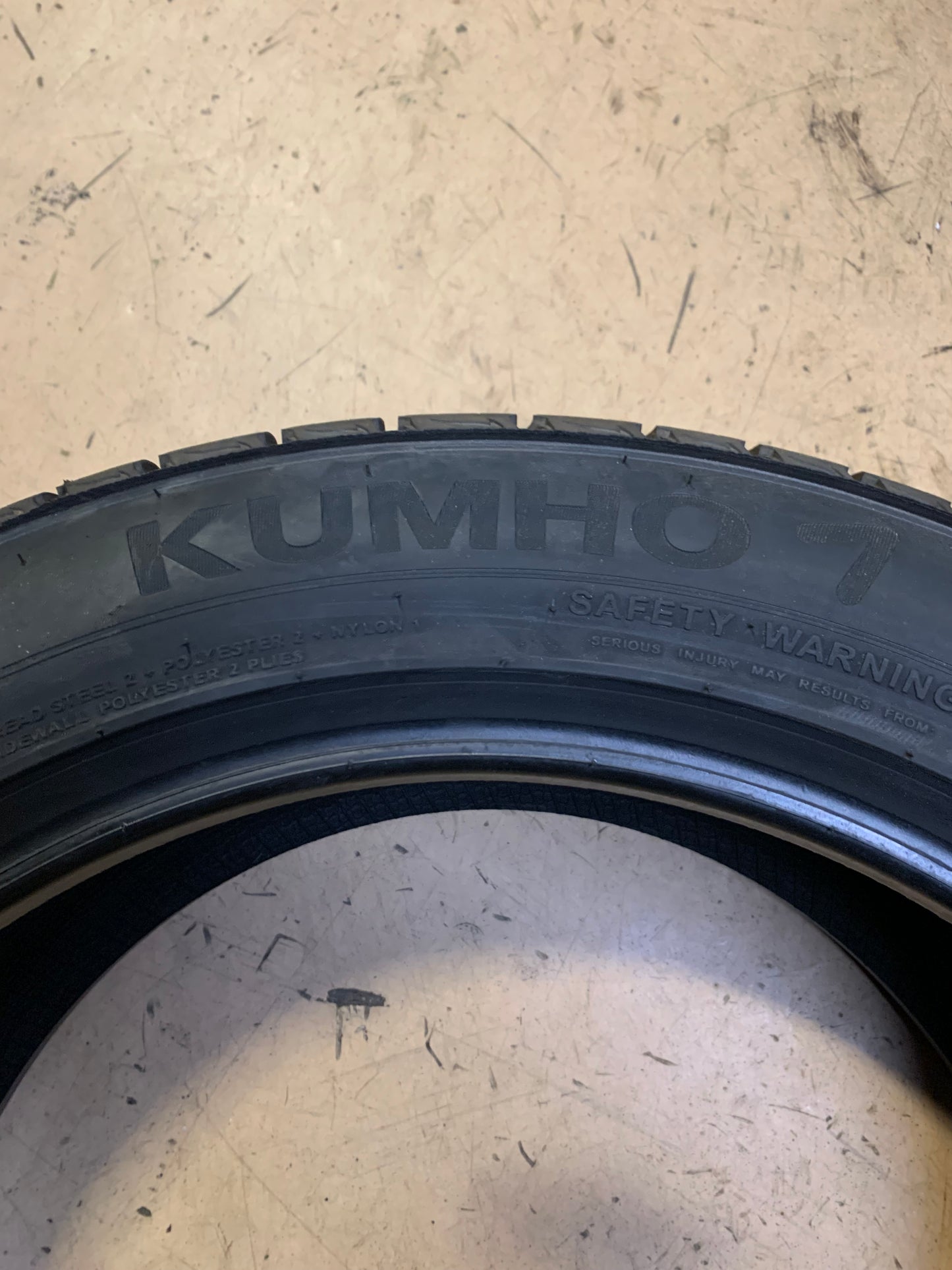 KUMHO CRUGEN PREMIUM KL33 BSW P 215 55 18 99V ALL SEASON TIRE 2207163