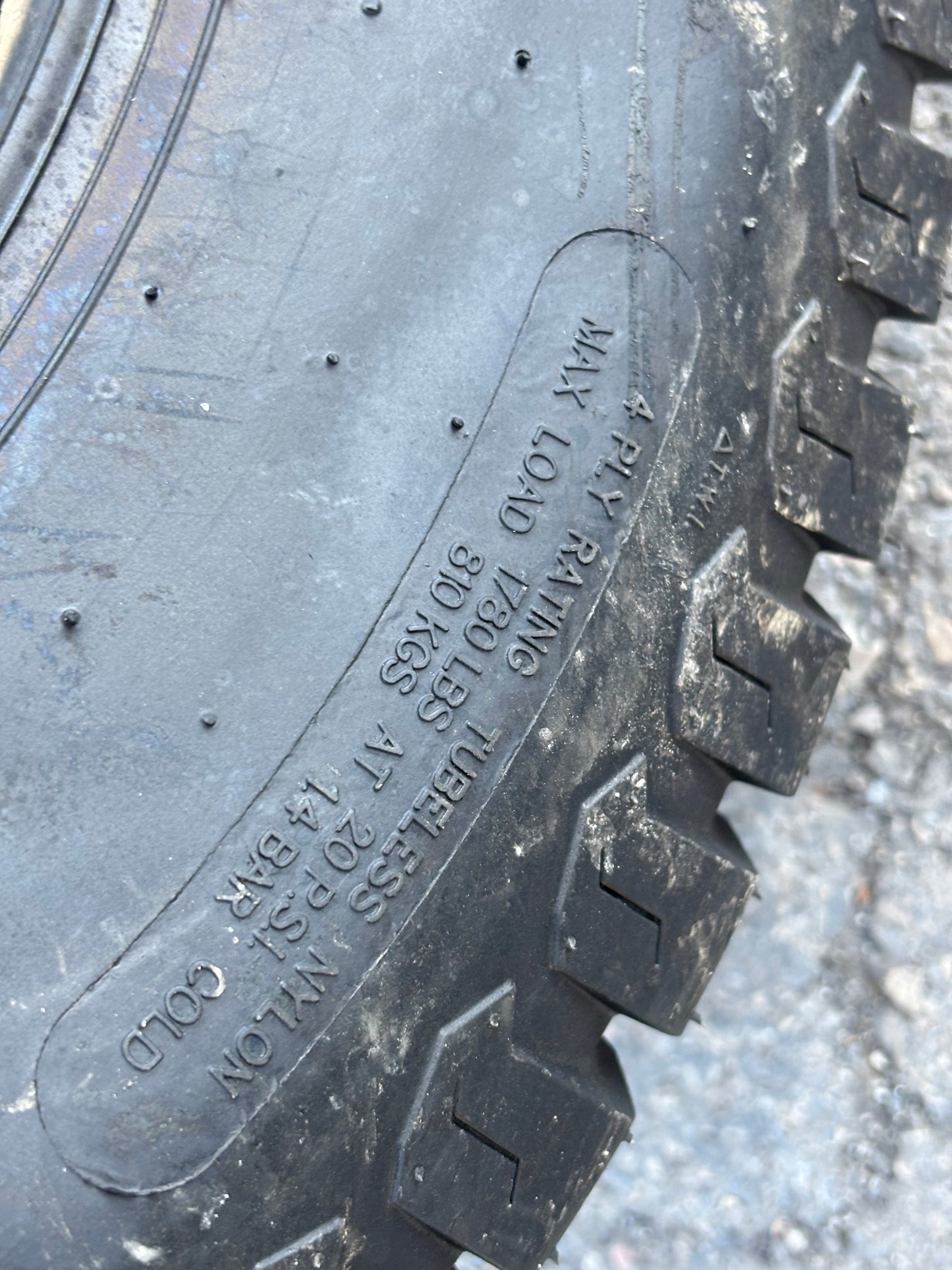 WOLF PACK GREY BSW 26 12 12 4PLY LAWN TIRE WPG261212