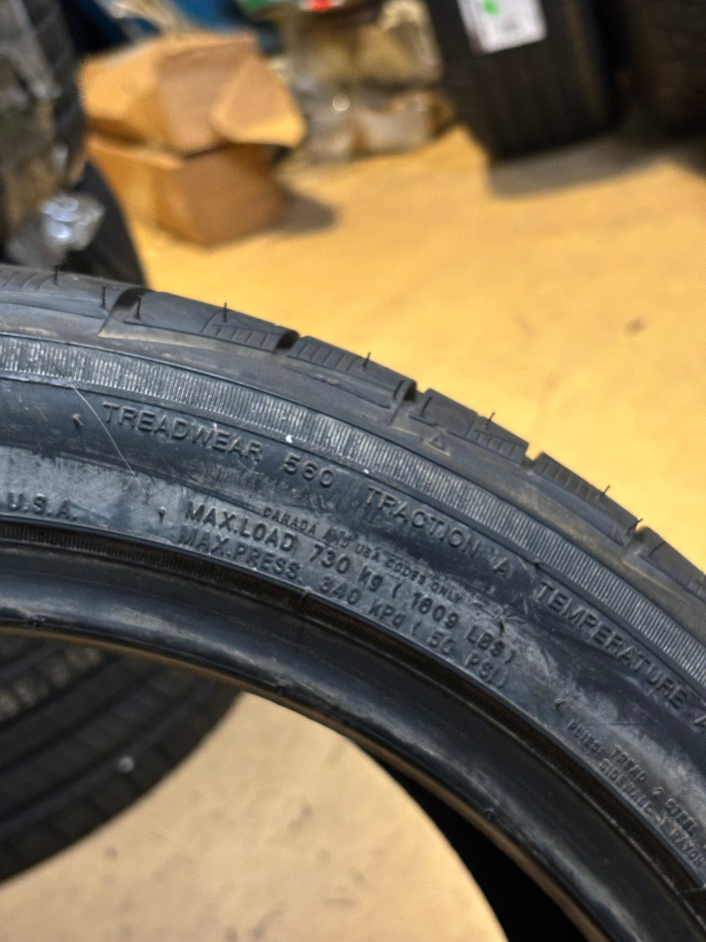 NEW OLD STOCK NITTO MOTIVO P 245 40 18 97Y XL UHP TIRE 210210