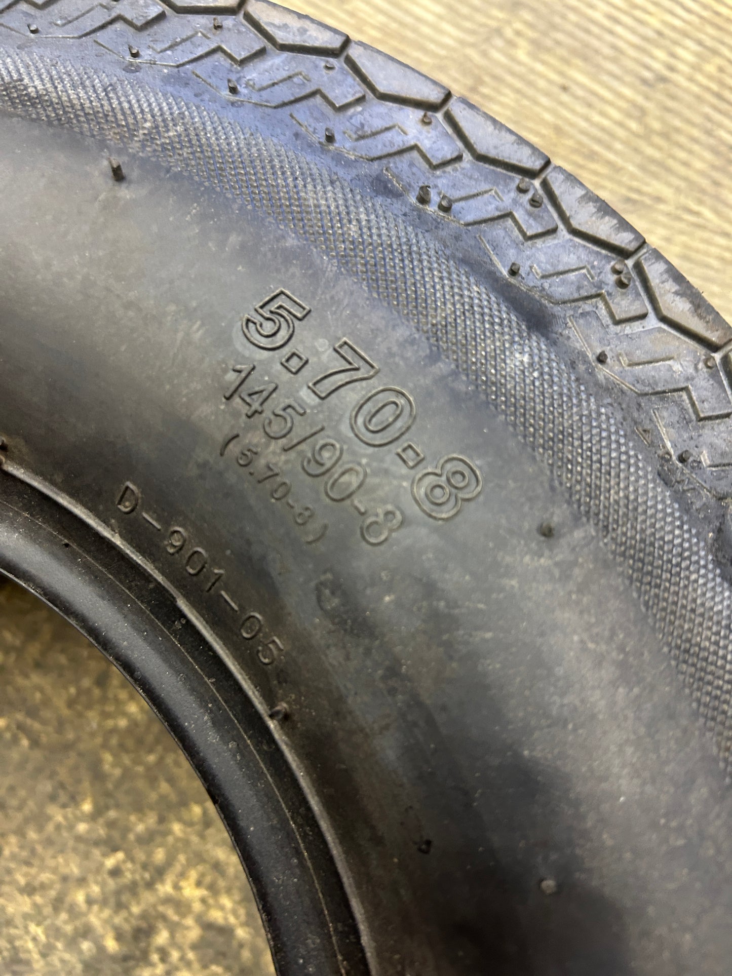 DEESTONE D901 BSW 5.7 8 83J 8PLY TRAILER TIRE DS7257