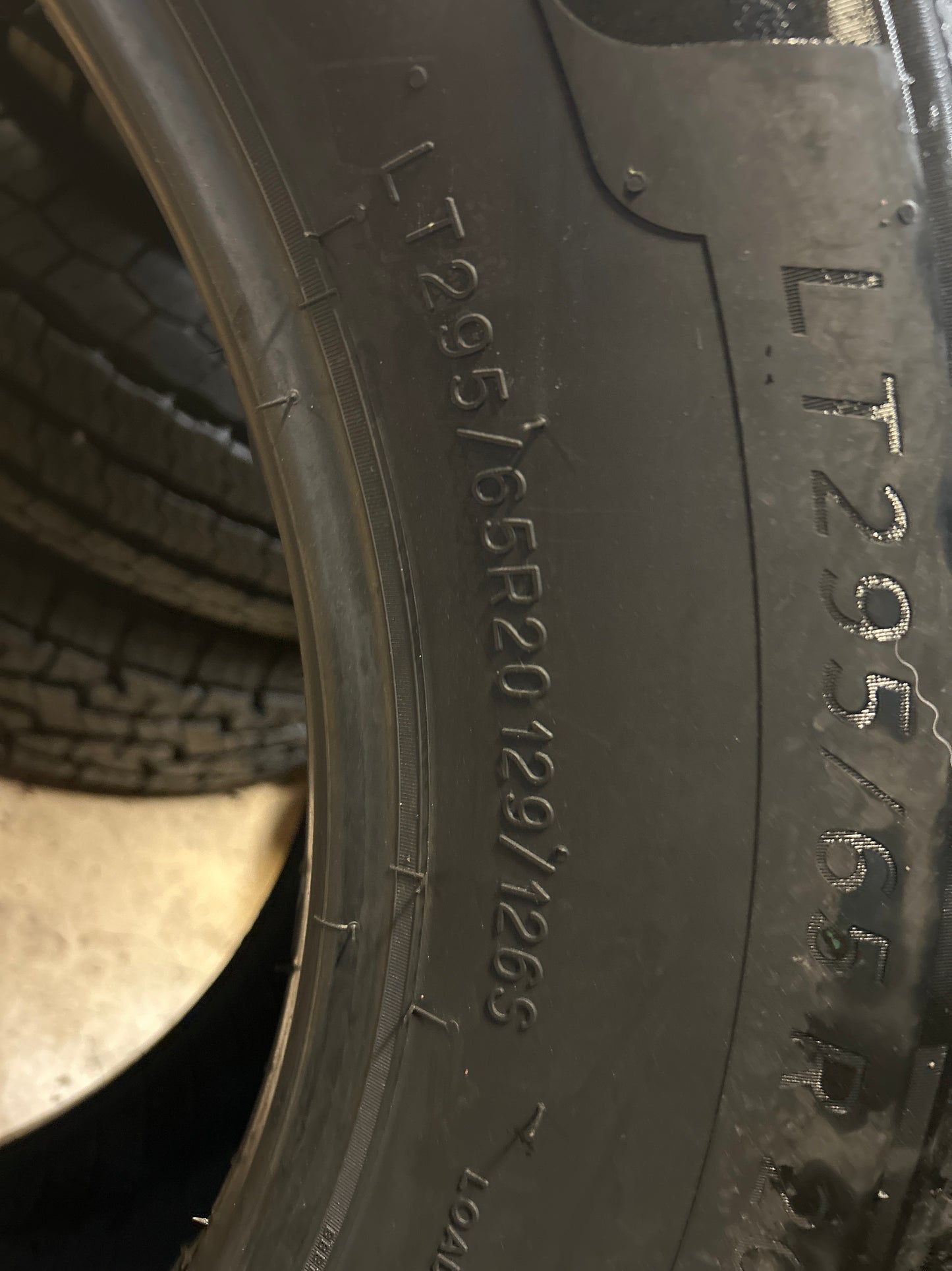 MICHELIN DEFENDER LTX PLATINUM BSW LT 295 65 20 129S 10PLY ALL SEASON TIRE 24424