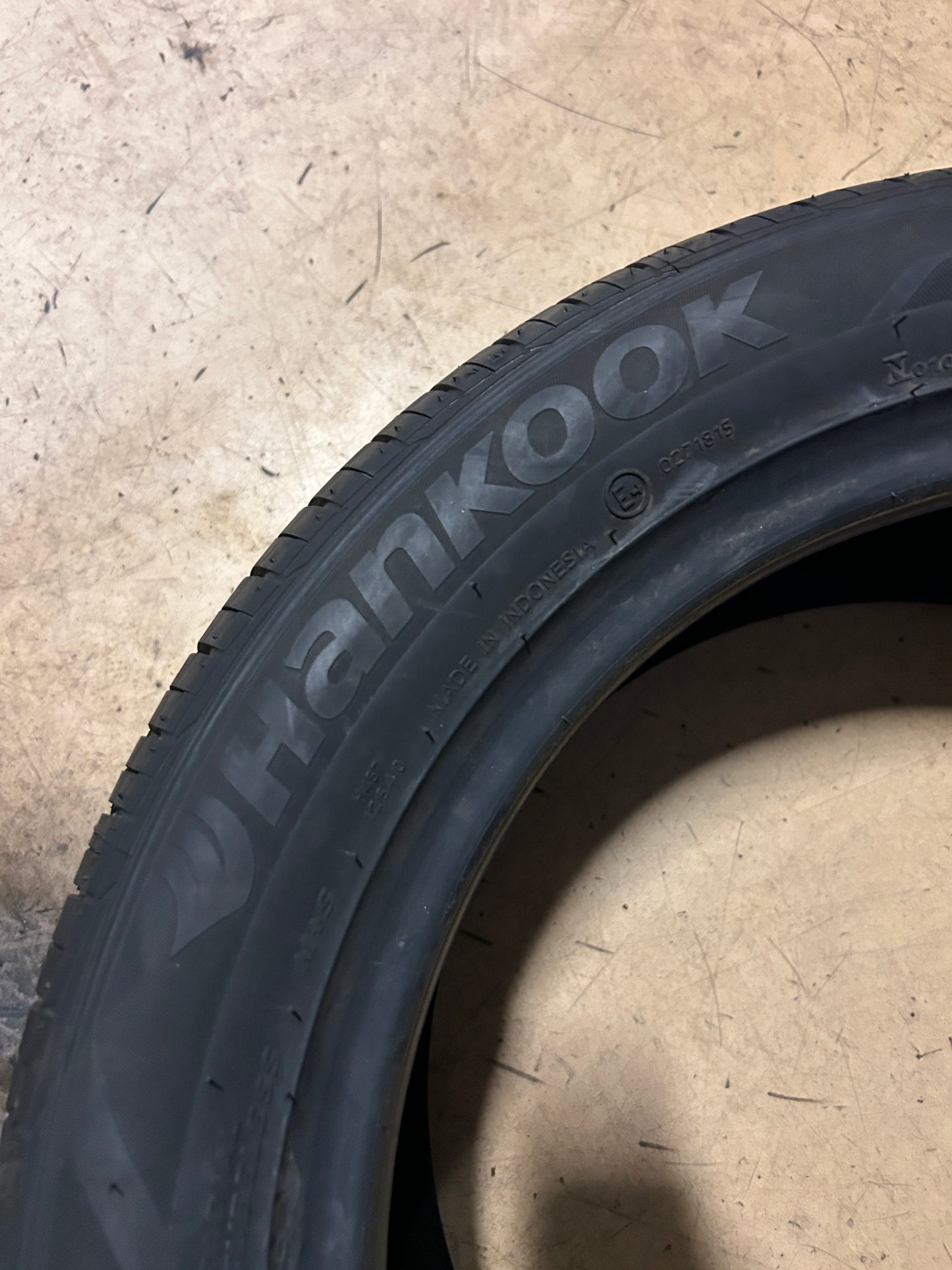 NOS HANKOOK VENTUS V2 CONCEPT 2 BSW P 245 45 17 95V ALL SEASON TIRE 1014379