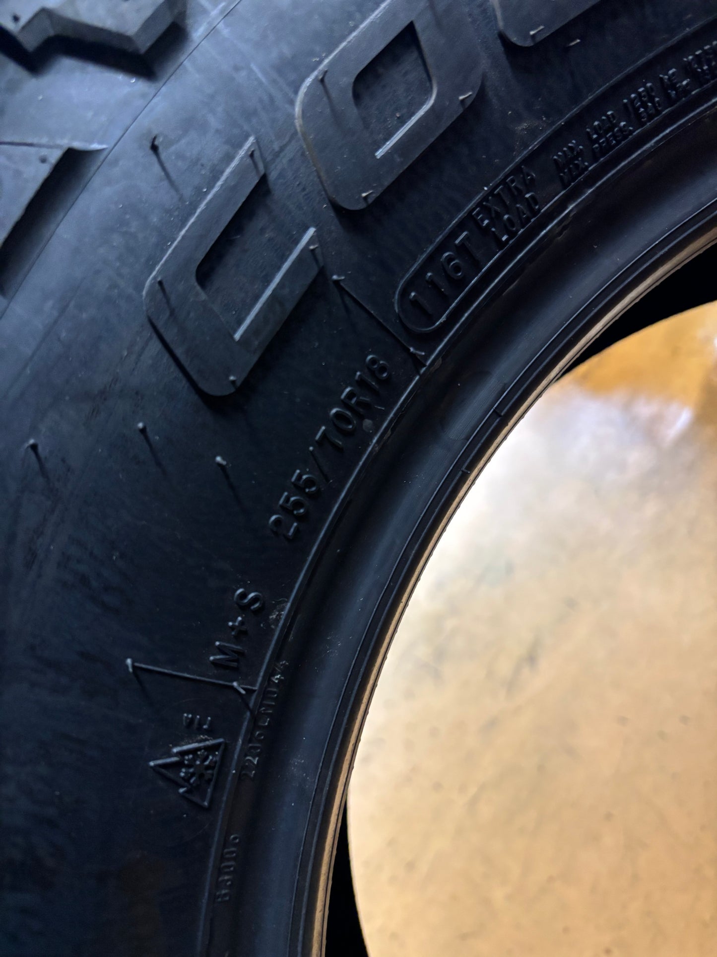 COOPER DISCOVERER RUGGED TREK BSW P 255 70 18 116T XL ALL TERRAIN TIRE 171104005