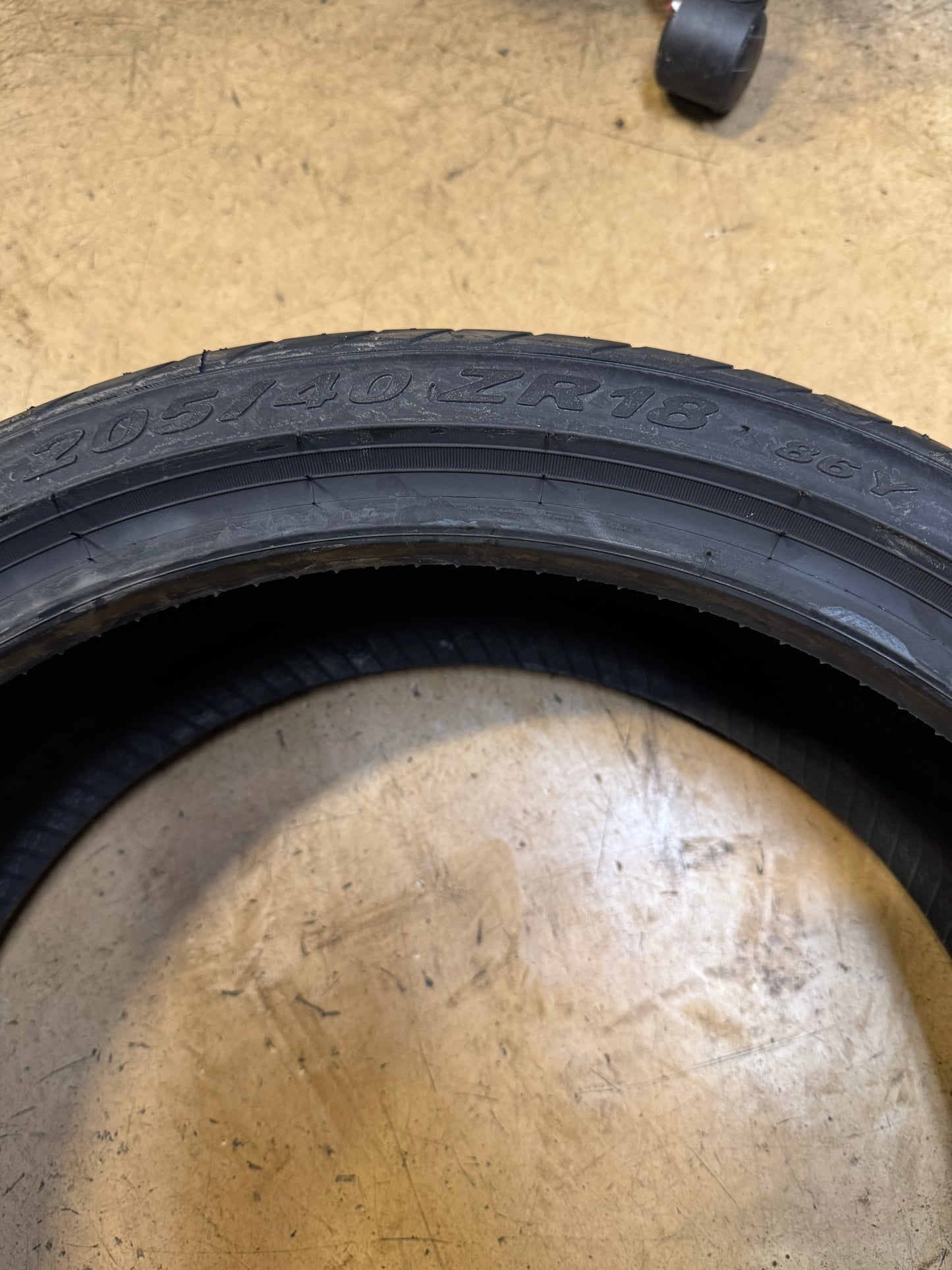NOS PIRELLI P ZERO (AR) BSW P 205 40 18 86Y XL SUMMER TIRE 2207300