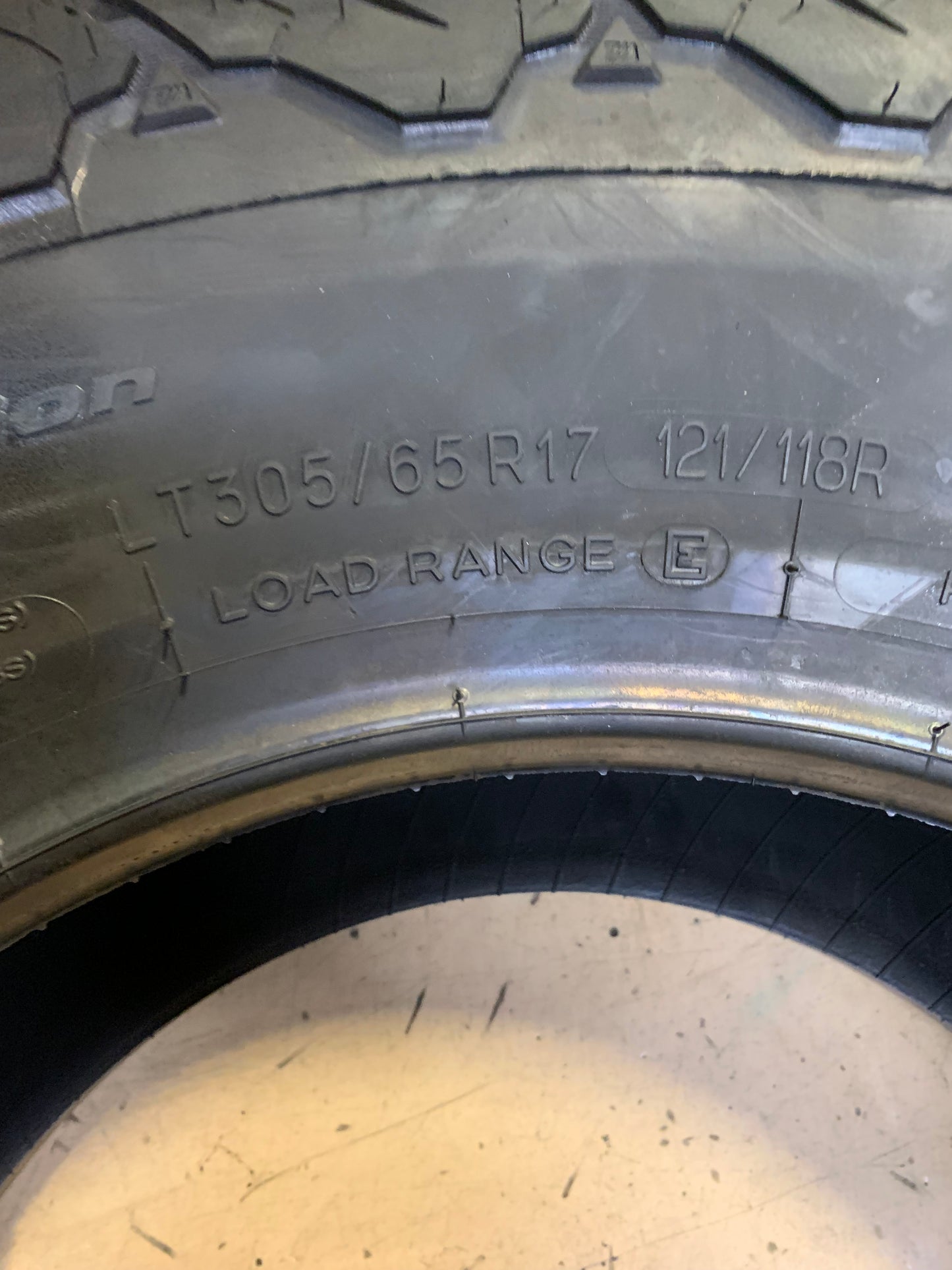 BFGOODRICH ALL TERRAIN T/A KO2 RWL LT 305 65 17 121/118R 10PLY HIGHWAY TERRAIN TIRE 00819