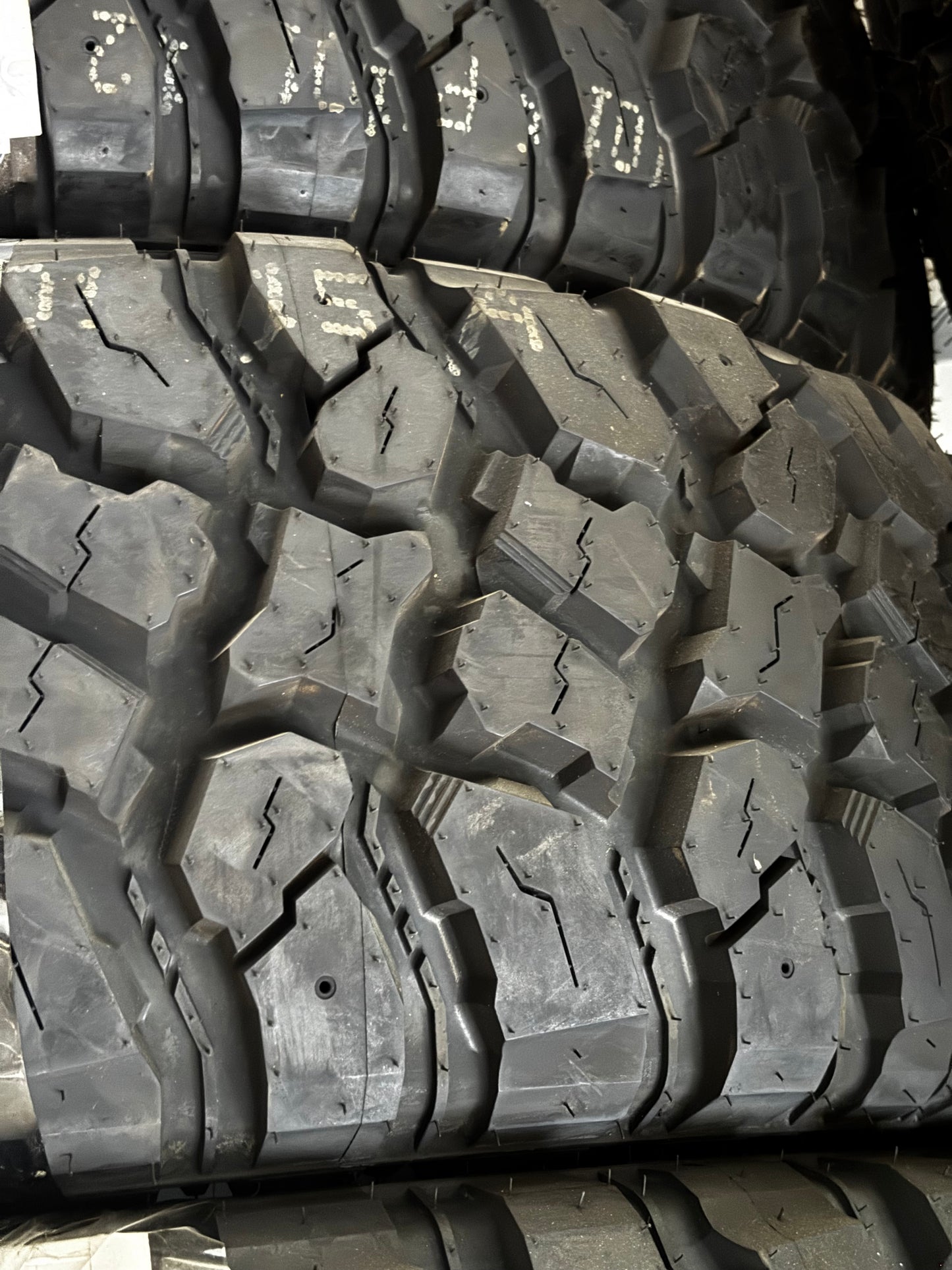 (TODO) PRINX HIGHCOUNTRY MT LT 265 75 16 123/120Q LRE 10 PLY MUD TERRAIN TIRES 9265250206