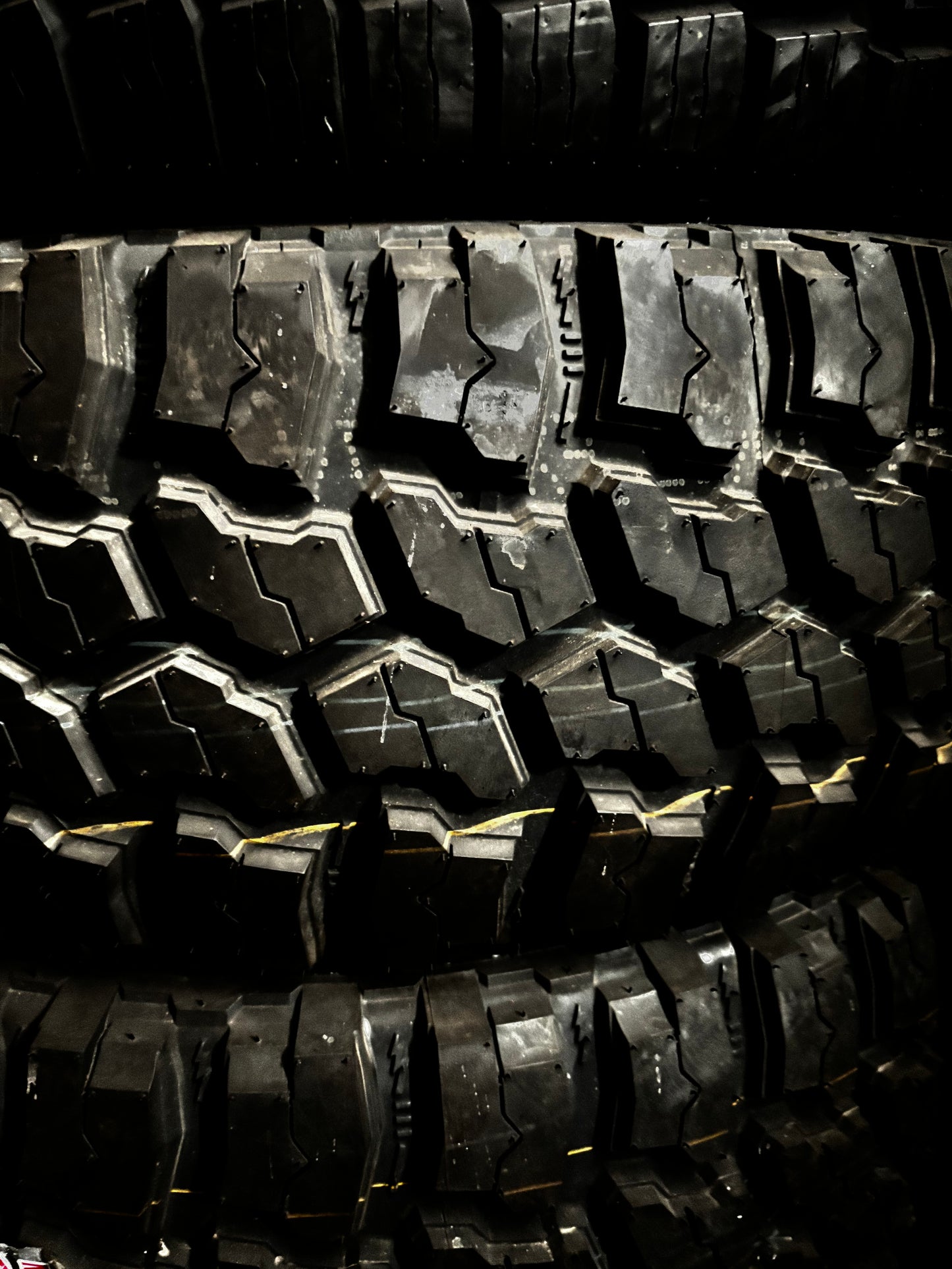 (TODO) MUD CLAW EXTREM MT LT 315 75 16 121/118Q LRD 8 PLY MUD TERRAIN TIRE MCX77