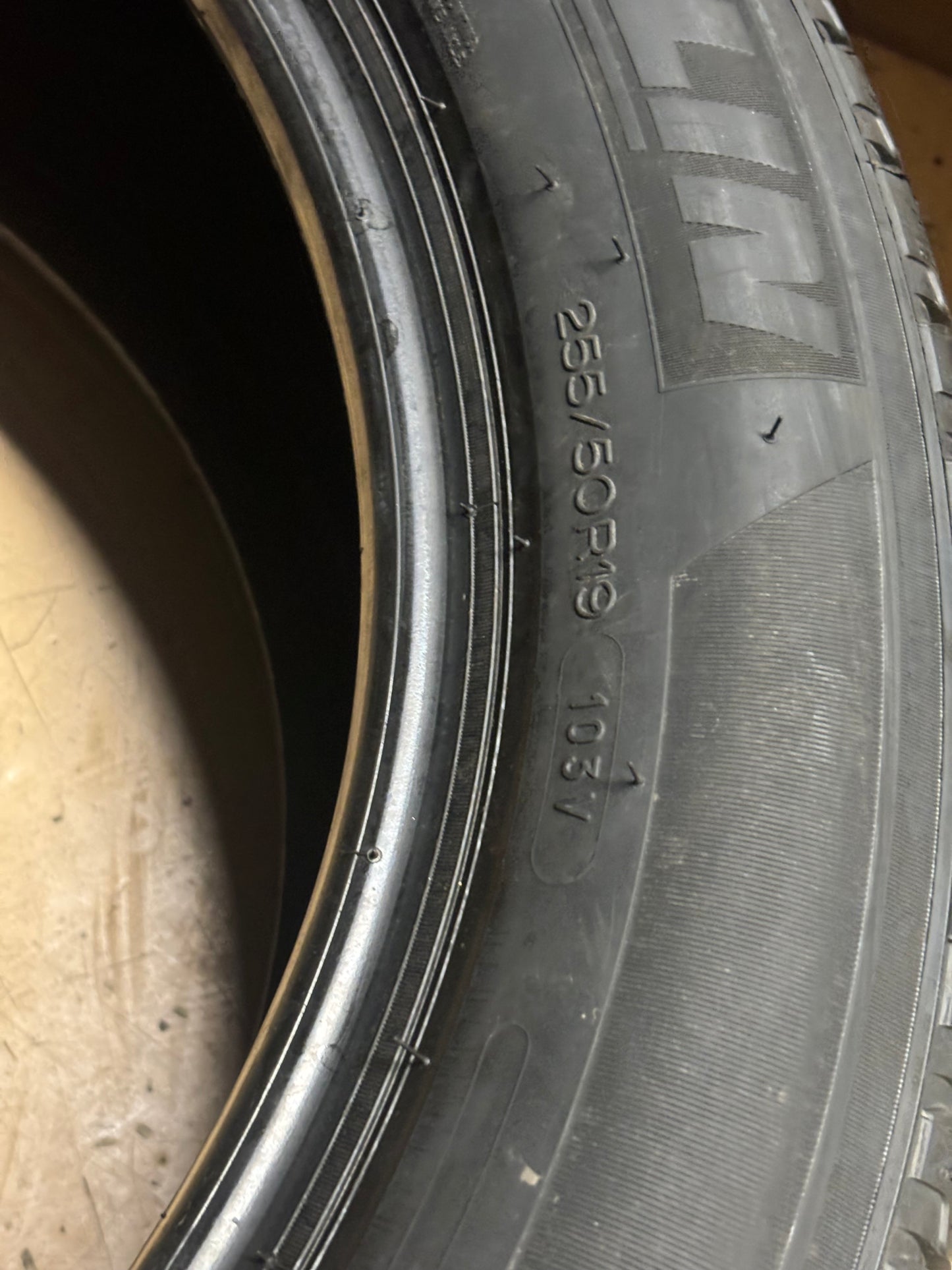 MICHELIN LATITUDE TOUR HP (NO) PORSCHE P 255 50 19 103V SL ALL SEASON TIRE 37853