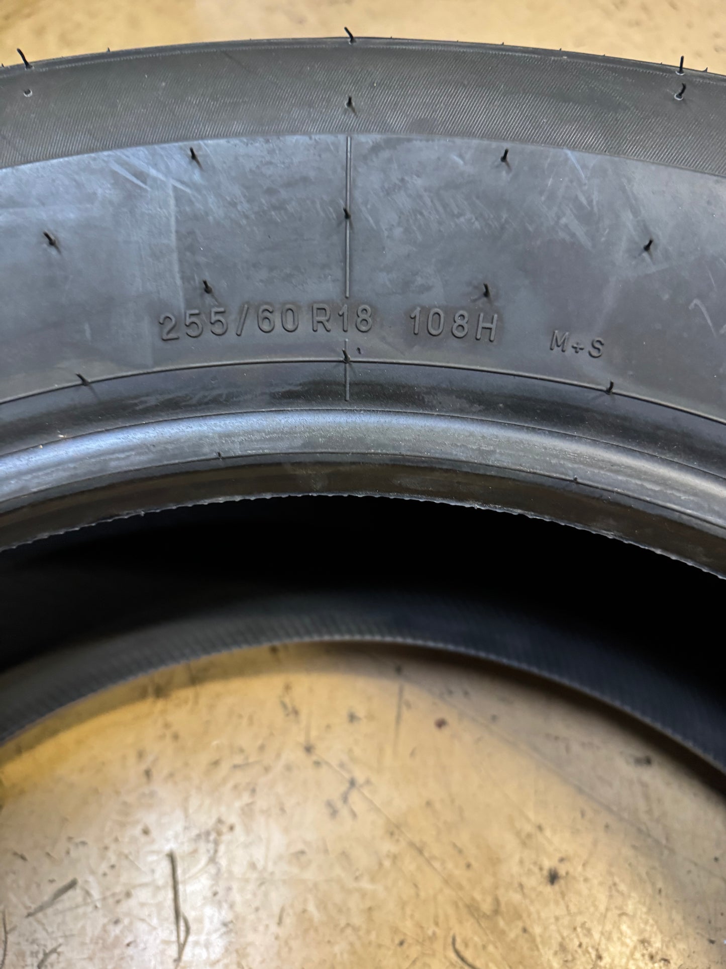 UNIROYAL TIGER PAW TOURING A/S BSW P 255 60 18 108H ALL SEASON TIRE 03436