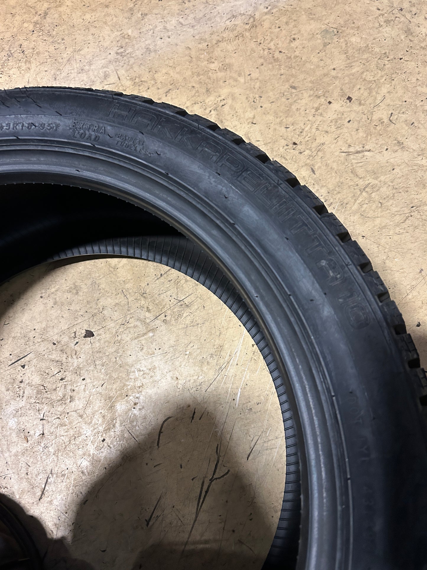 NOKIAN HAKKAPELIITTA 10 STUDDED BSW P 225 45 18 95T XL WINTER TIRE TS32445