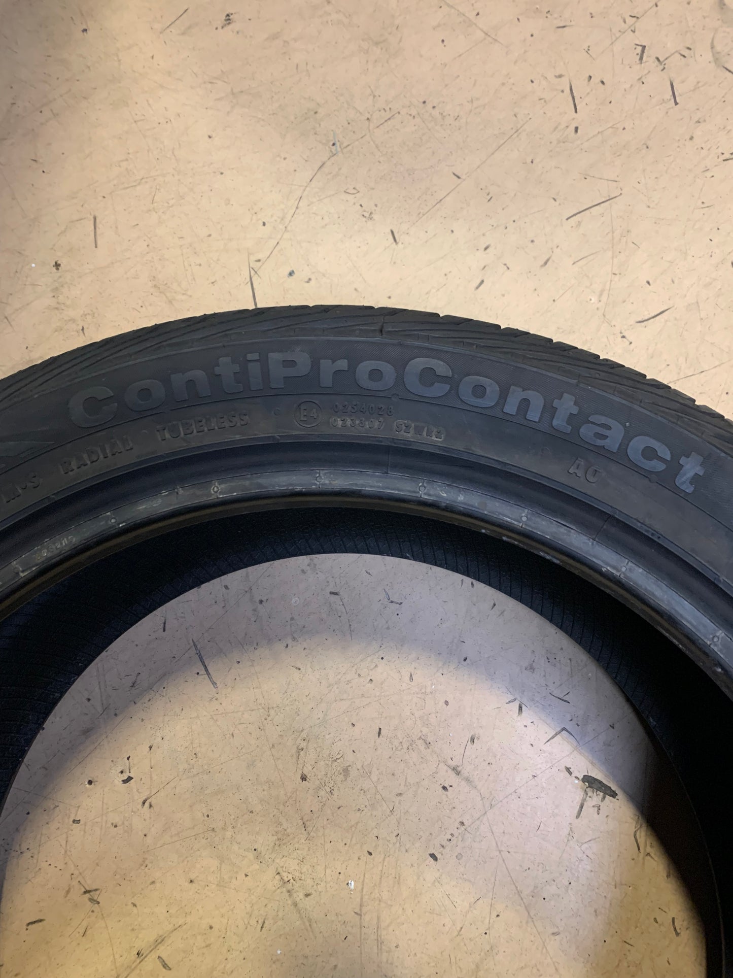 USED OS CONTINENTAL PROCONTACT AO BSW P 255/40R19 100H XL ALL SEASON TIRE 15481260000