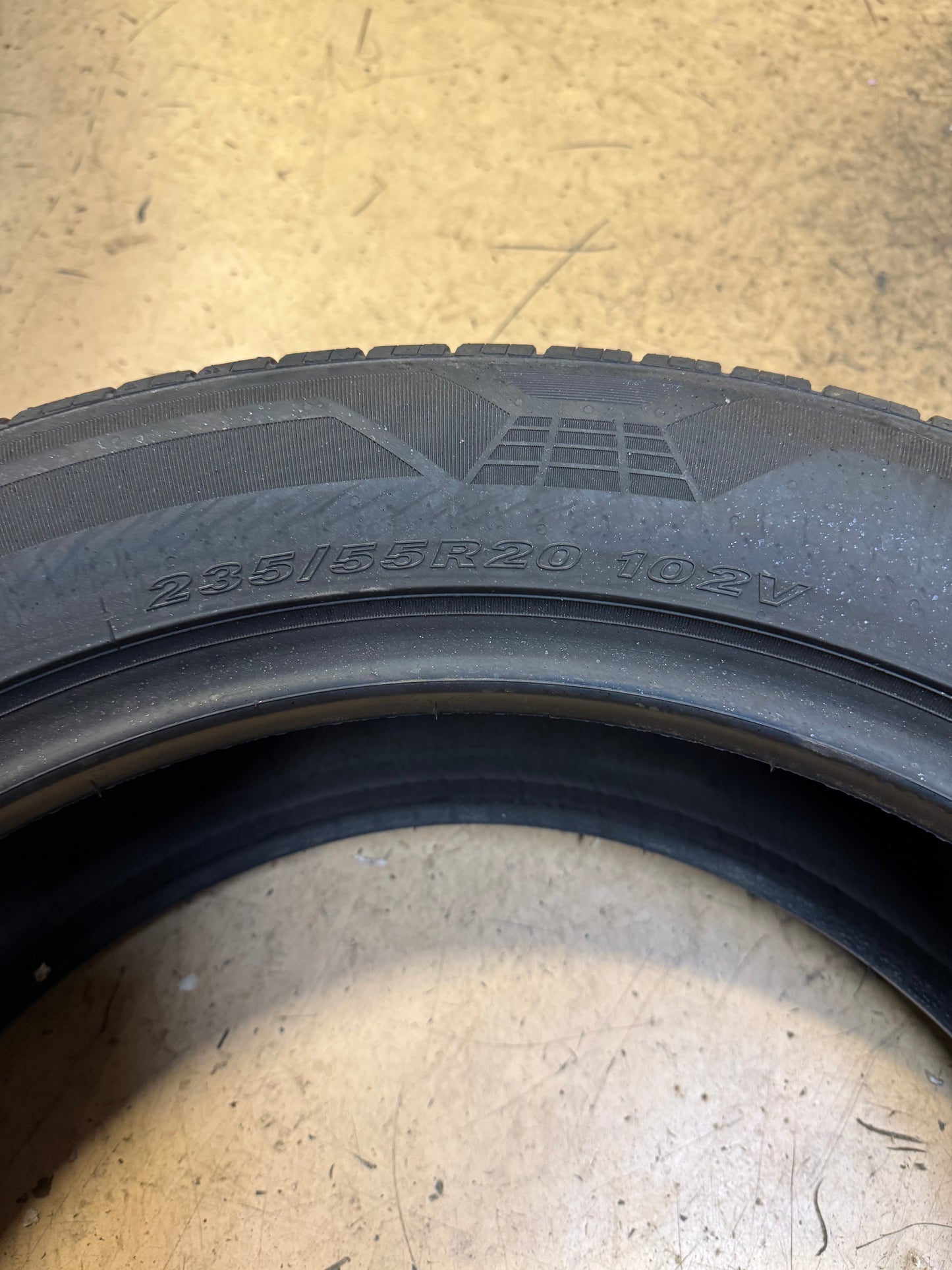 2 NEXEN ROADIAN GTX BSW P 235 55 20 102V ALL SEASON TIRE 14156NXK