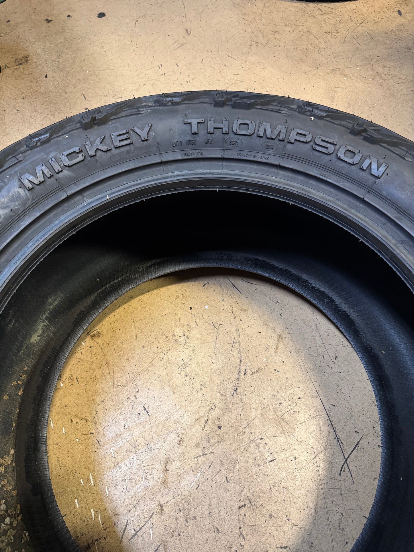 NOS MICKEY THOMPSON BAJA BOSS A/T BSW LT 35 15.5 22 123Q 12PLY TIRE 331036001