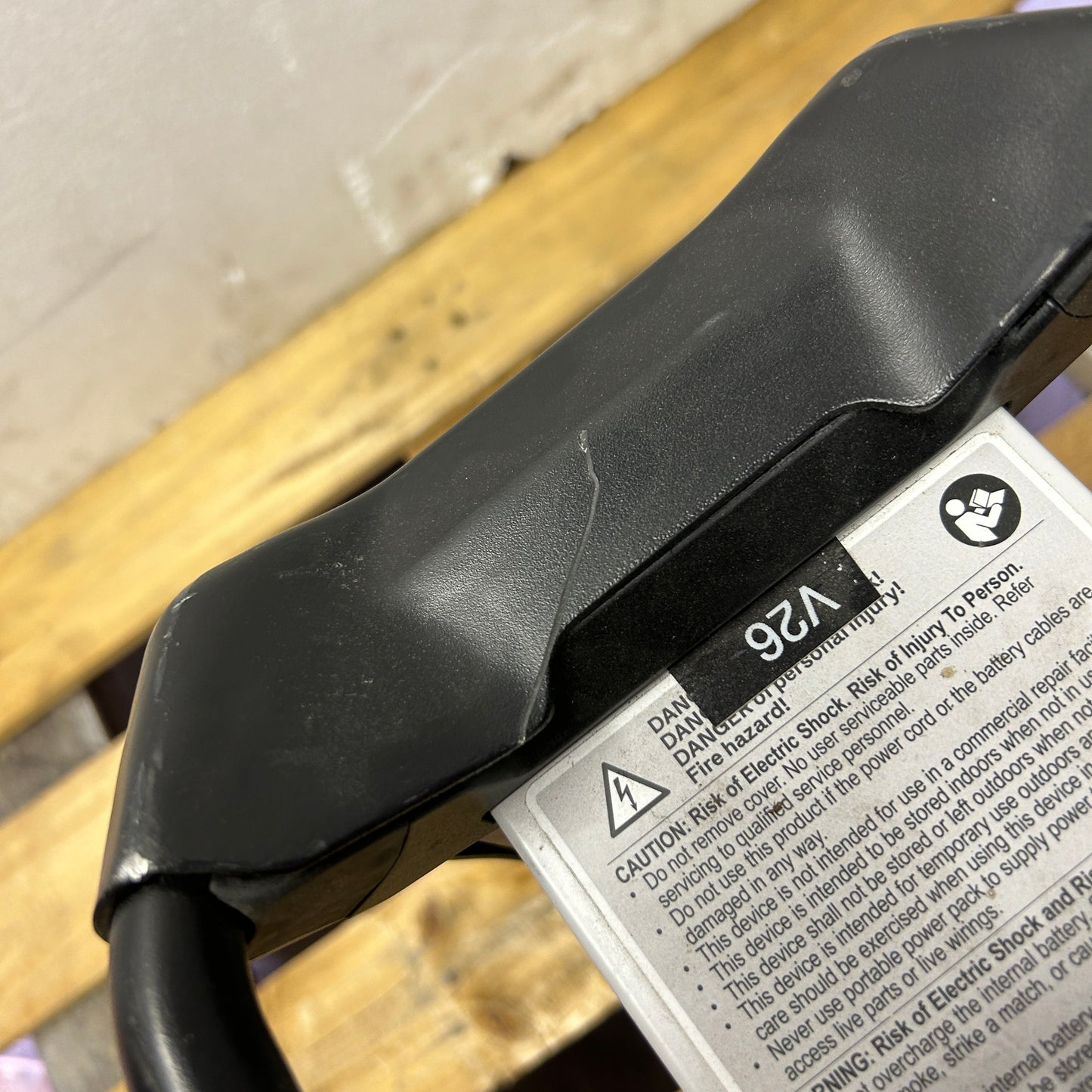 INSTAGRID GO 36 DV Distributor PORTABLE BATTERY