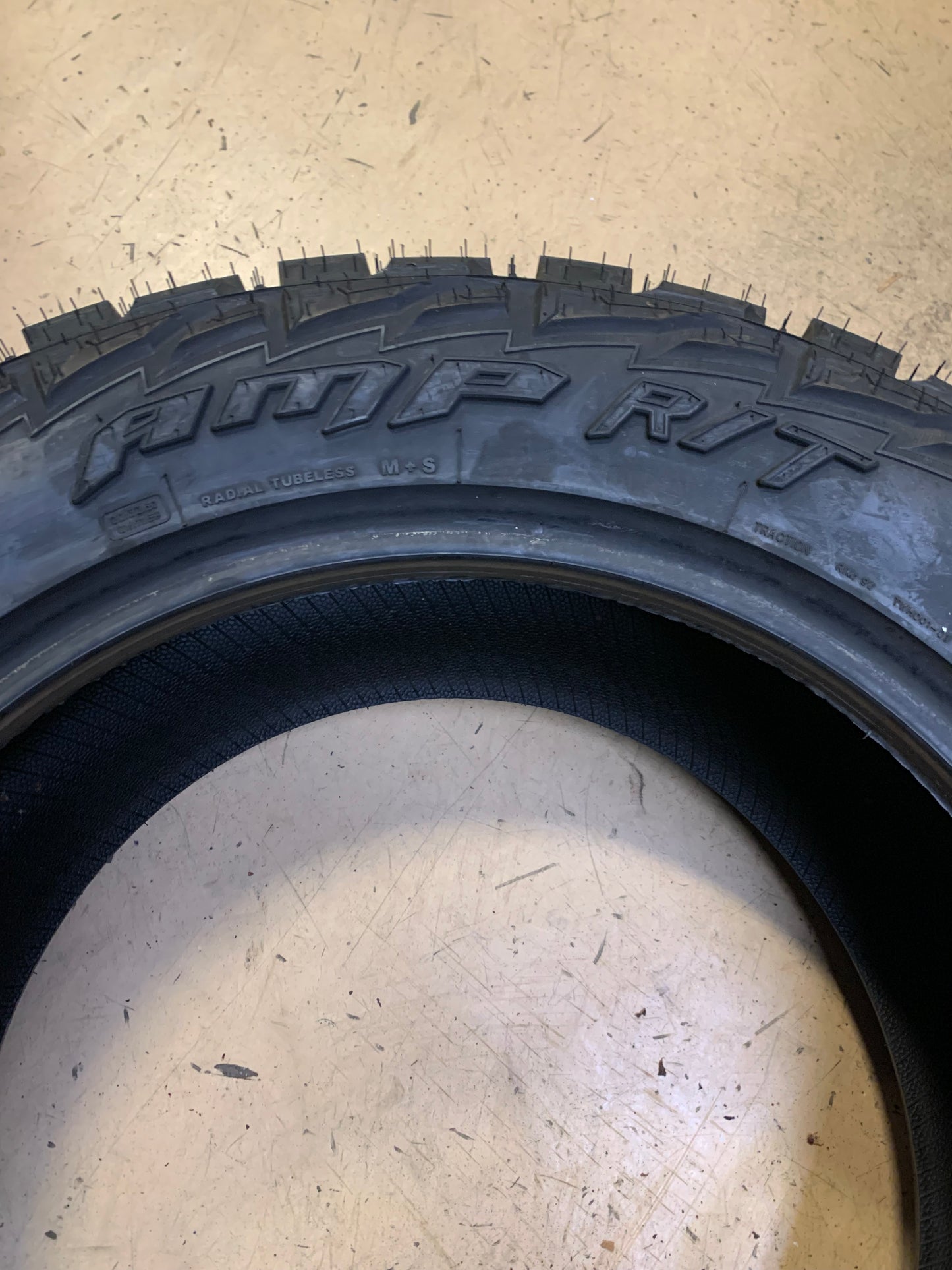 AMP TERRAIN ATTACK R/T LT 285 55 20 122/119Q LRE PERFORMANCE TIRE 2855520AMPRTE