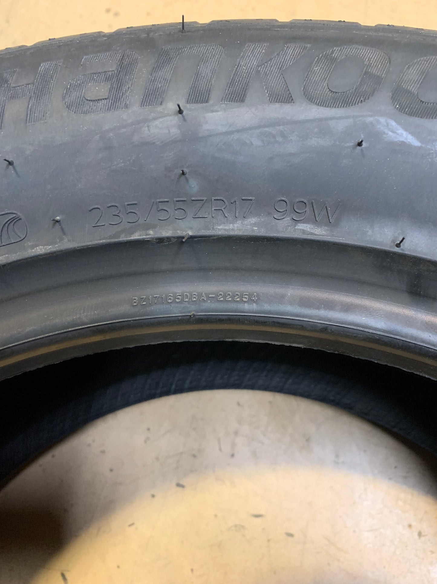 HANKOOK VENTUS S1 AS BSW P 235 55 17 99W ALL SEASON TIRE 1028513