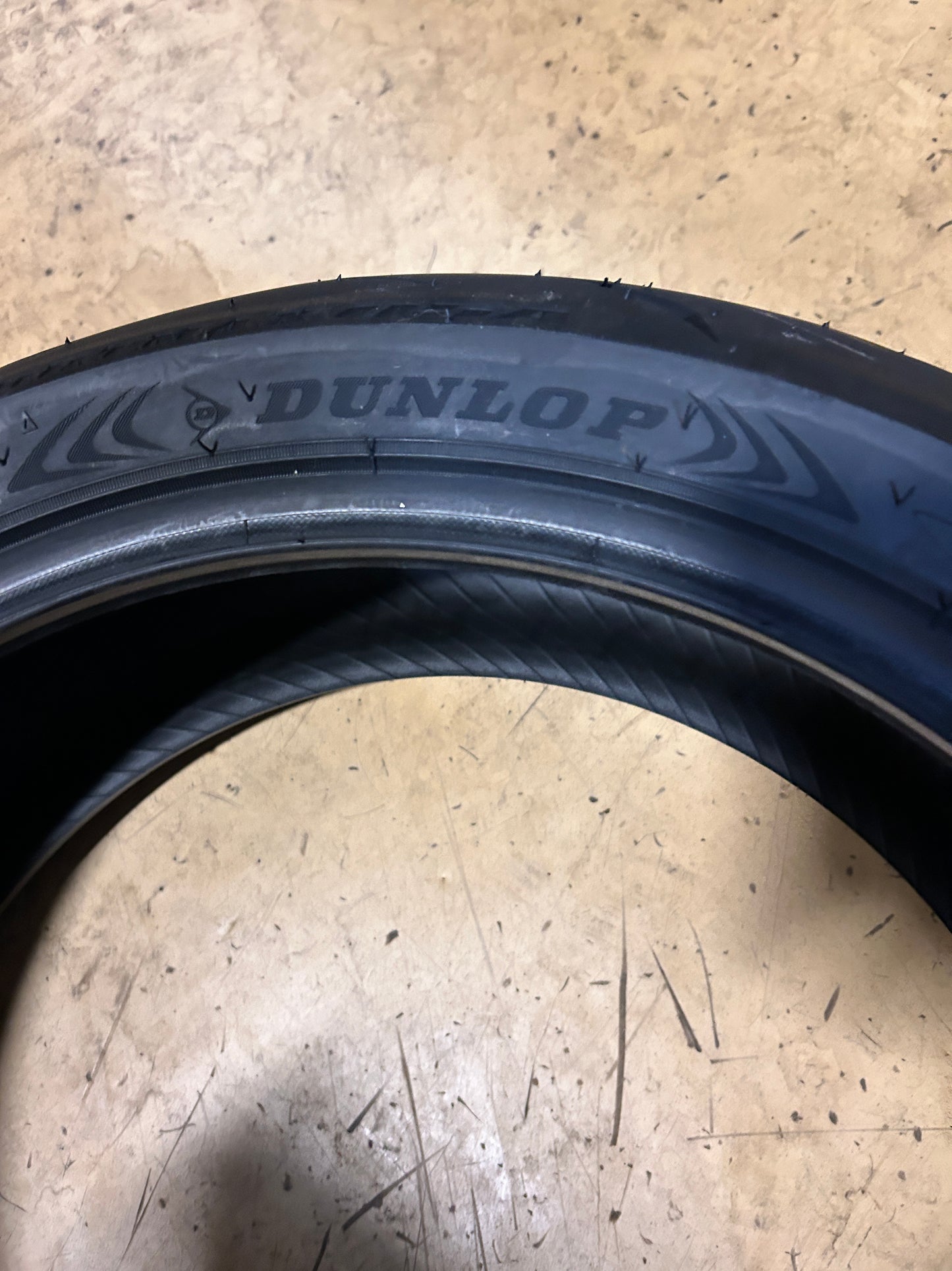 DUNLOP SPORTMAX Q5A BSW 190 55 17 75W REAR MOTORCYCLE TIRE 45274208