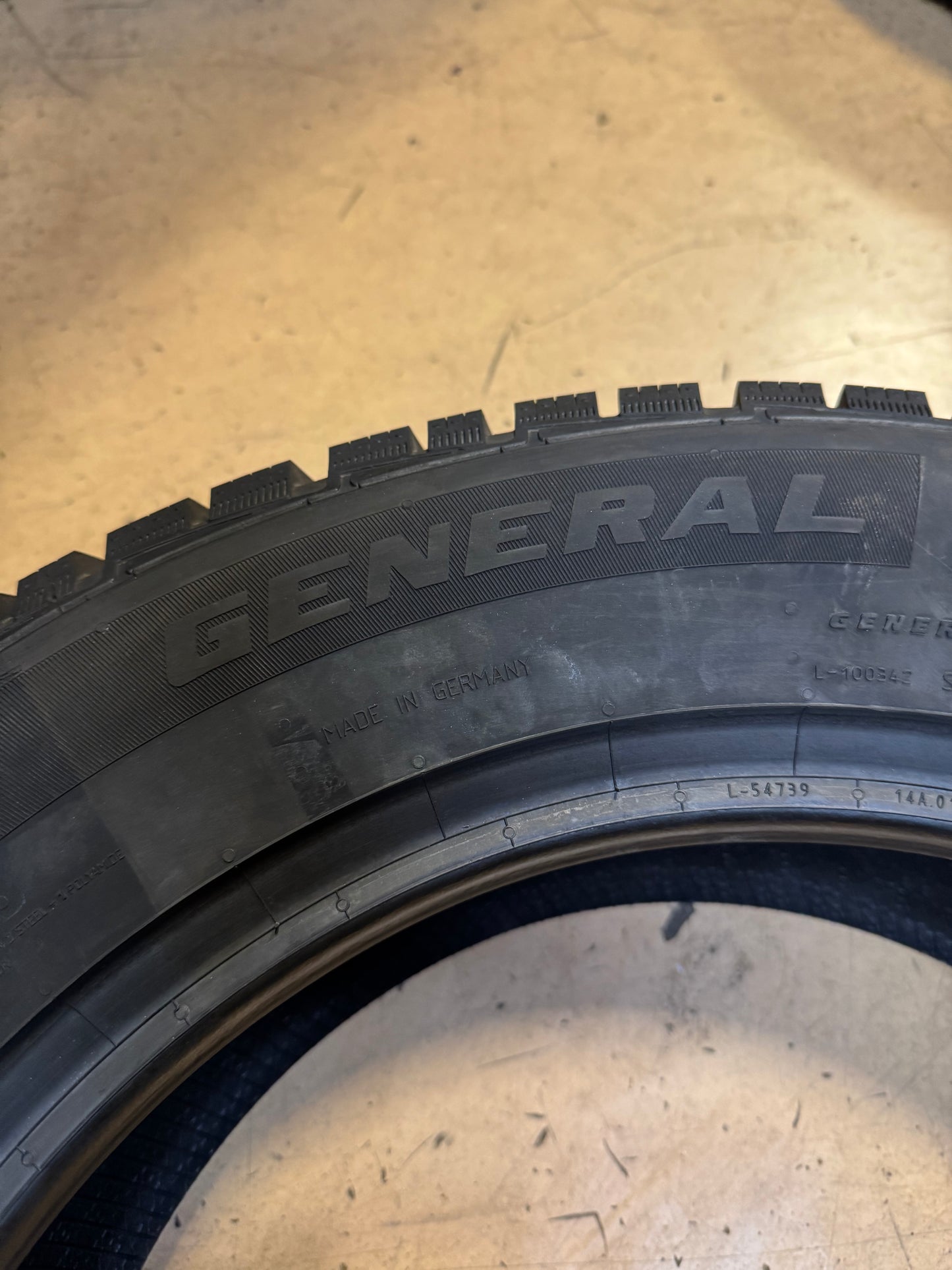 NOS GENERAL ALTIMAX ARTIC 12 BSW P 215 65 17 103T XL WINTER TIRE 15503090000