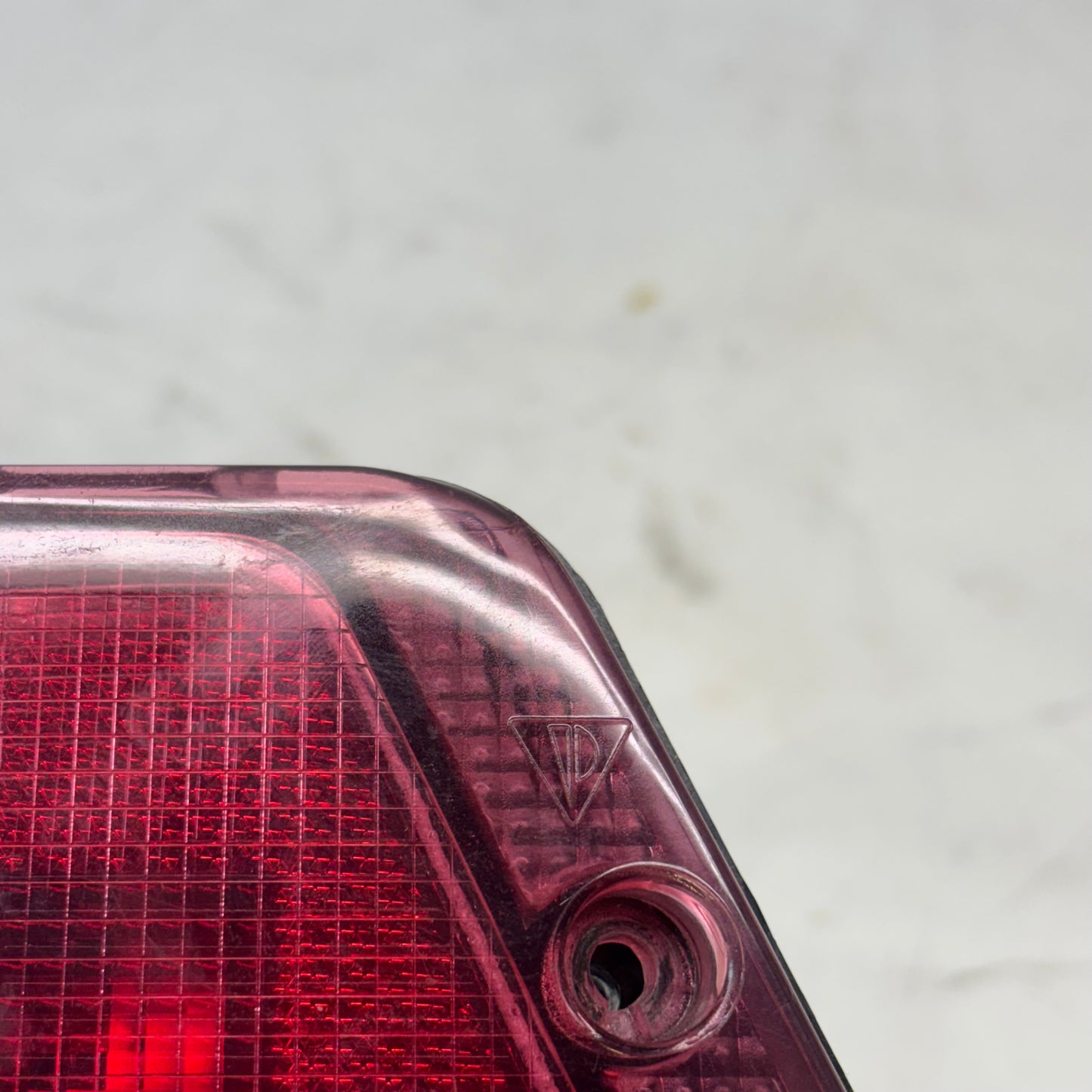 USED PORSCHE 911 TAIL LIGHT RIGHT PASSANGER 89-94 L90002404