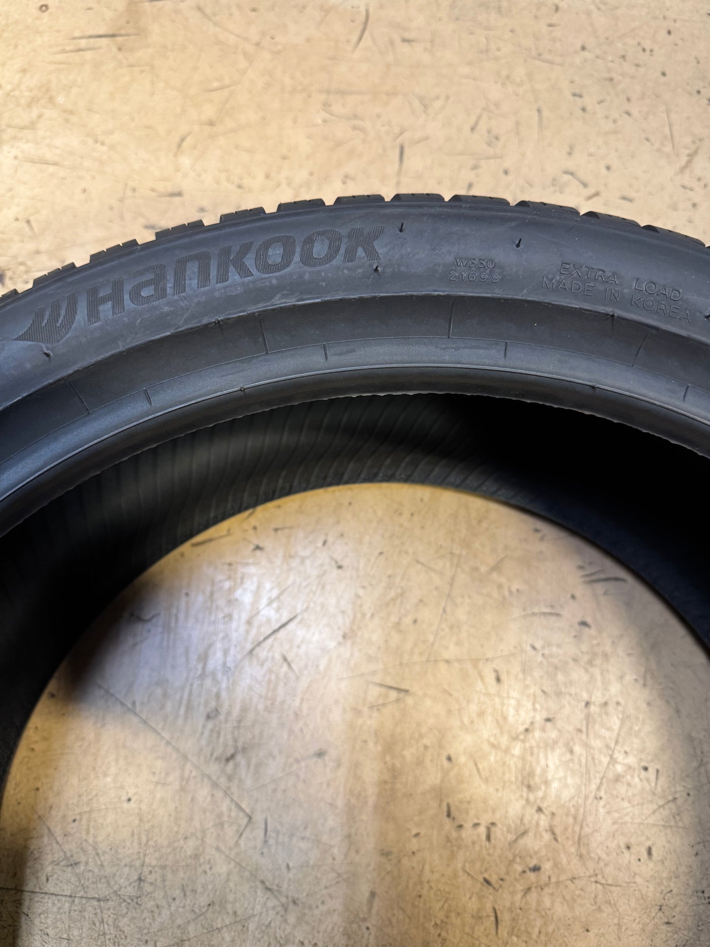 HANKOOK WINTER ICEPT EVO3 BSW P 225 40 18 92V XL WINTER TIRE 1026306