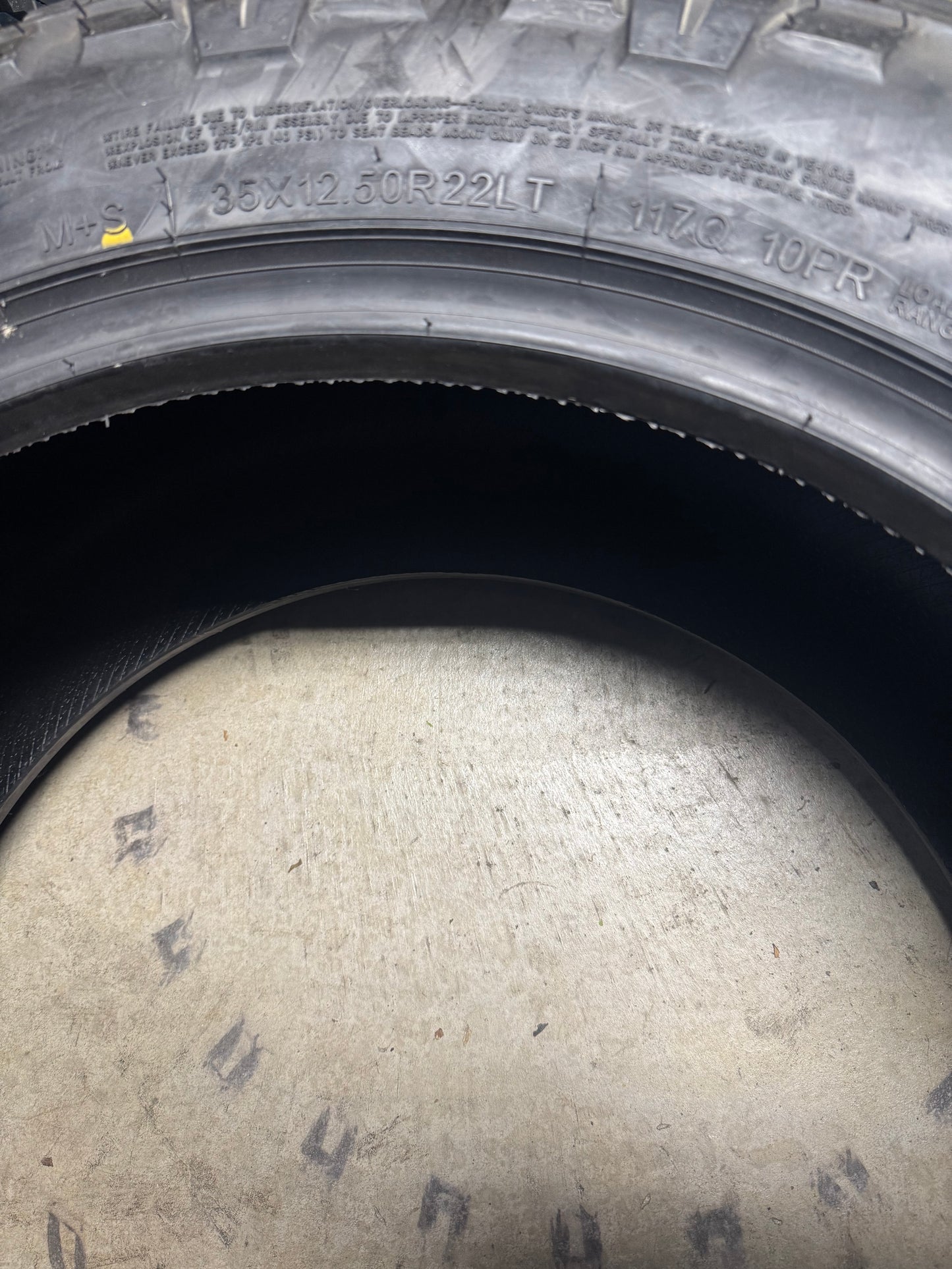 NOS FURY COUNTRY HUNTER M/T II BSW LT 35 12.5 22 117Q 12PLY MUD TERRAIN TIRE FCHII35125022A