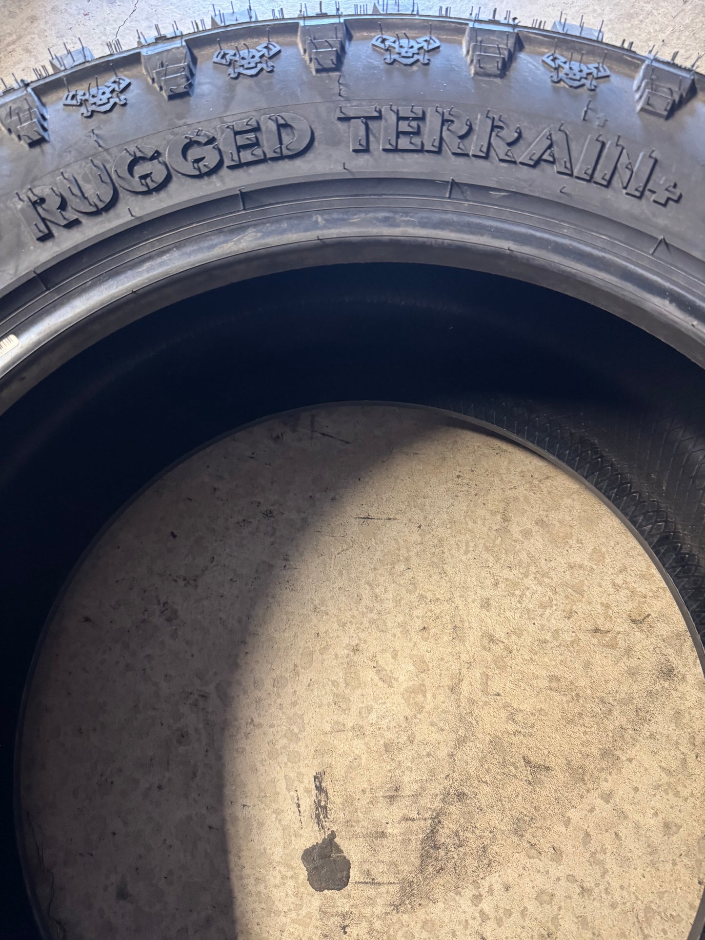 NOS PATRIOT RUGGED TERRAN+ BSW LT 295 55 20 123/120Q 10PLY TIRE PASYTH0108