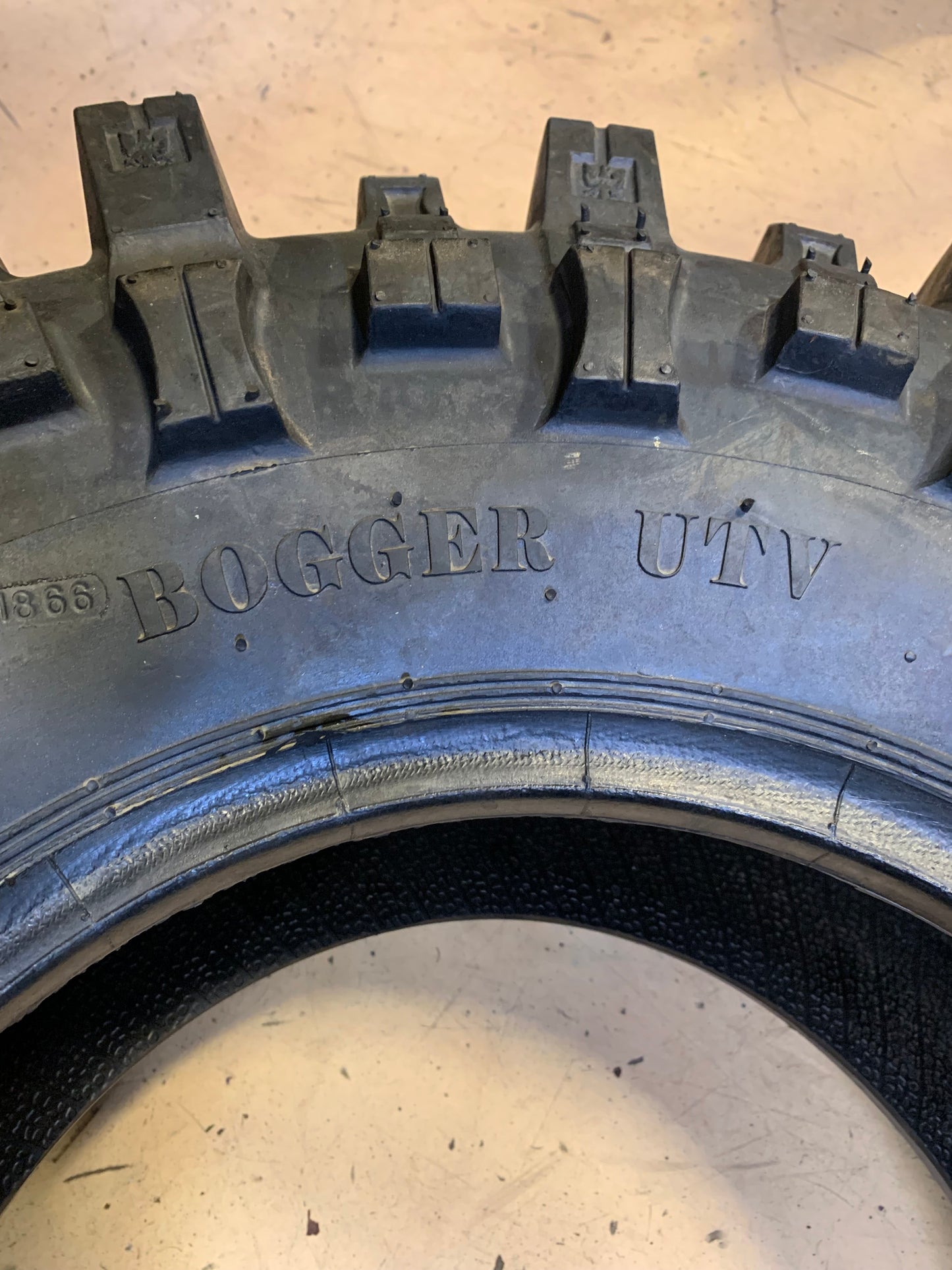 SUPER SWAMPER BOGGER UTV BSW AT 30 10 14 8 PLY ATV/UTV TIRE BAU-940